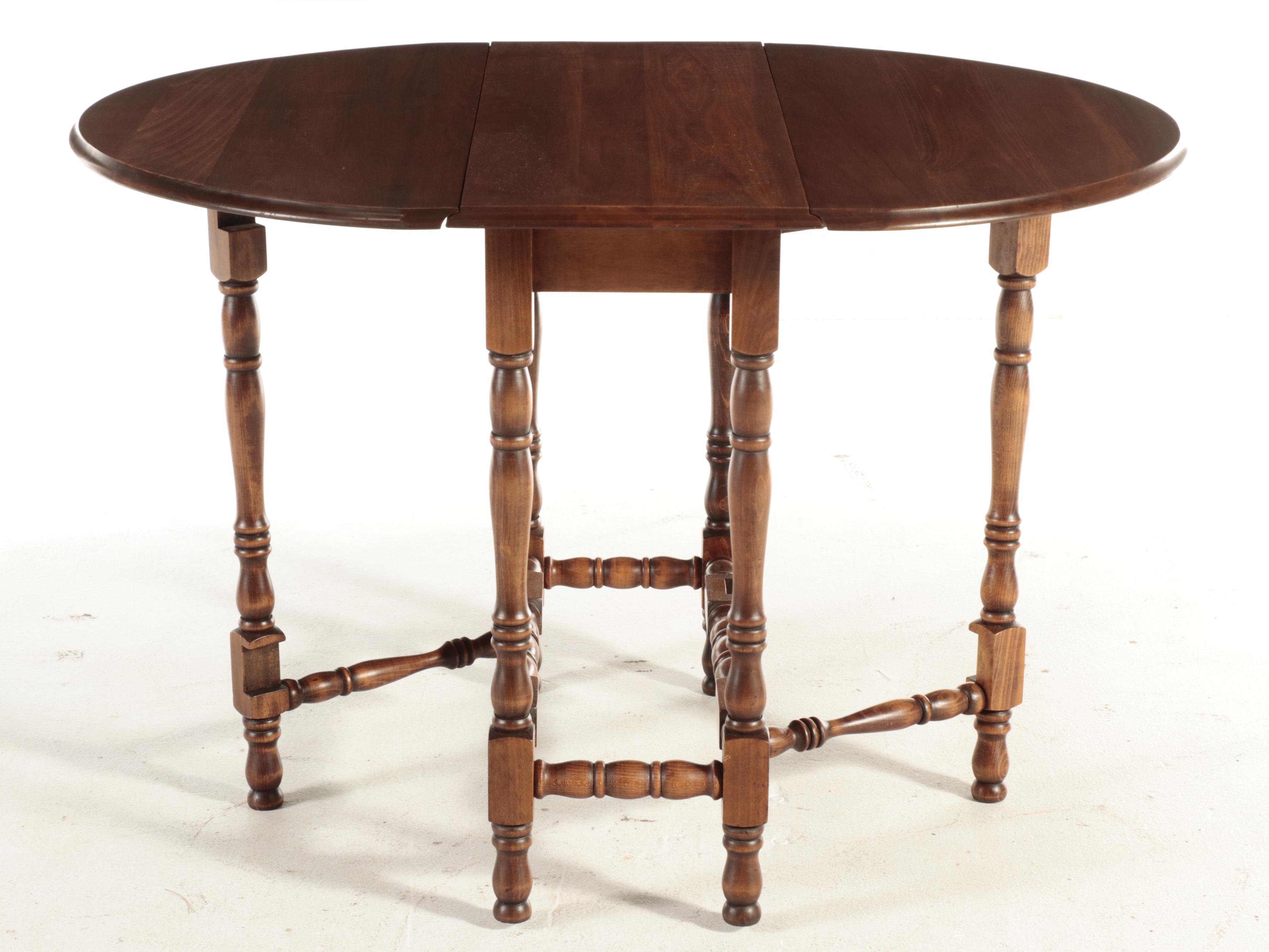 William and Mary Style Maple Gateleg Table, 20th Century Everything