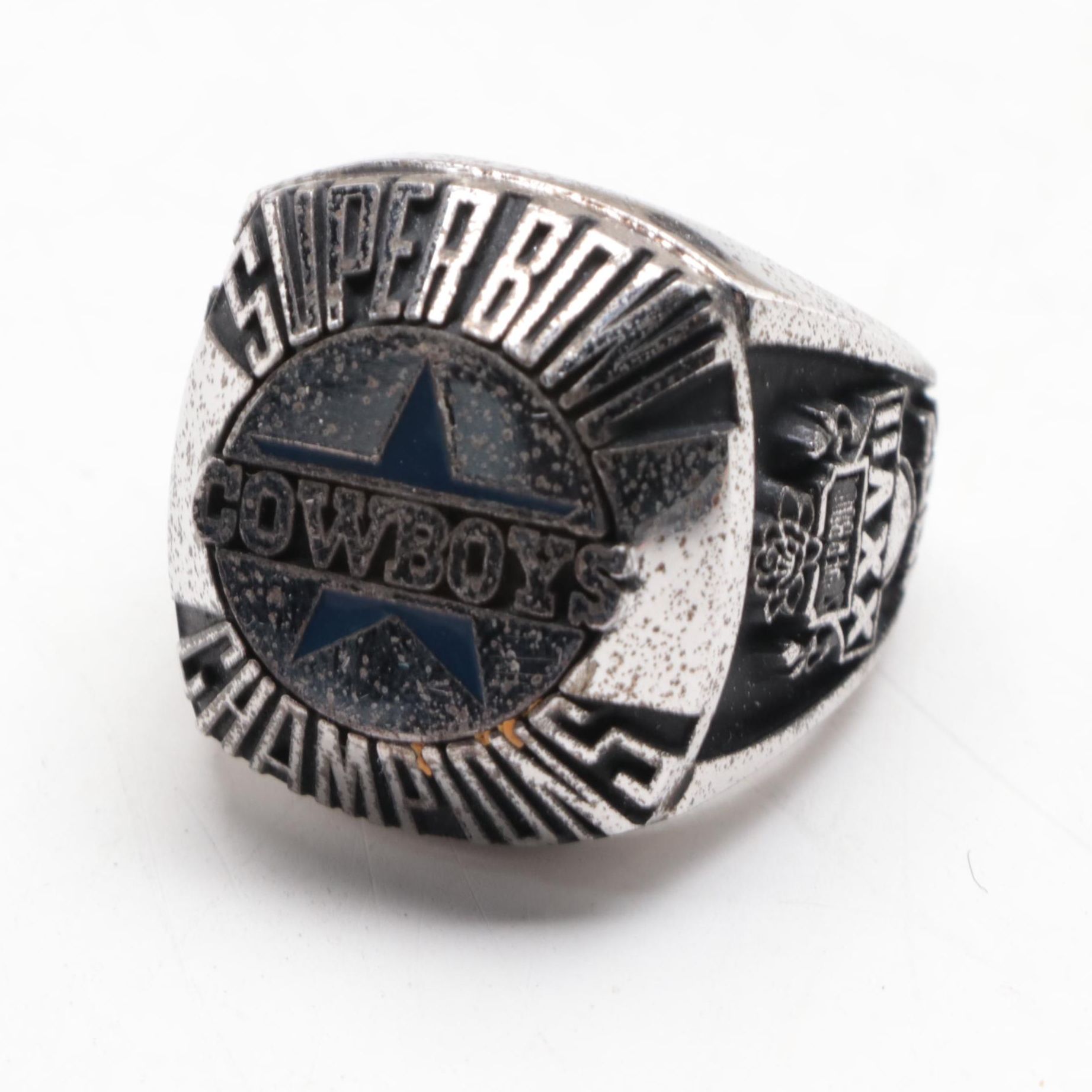 Dallas Cowboys Super Bowl XXVII Commemorative Ring and Pendant