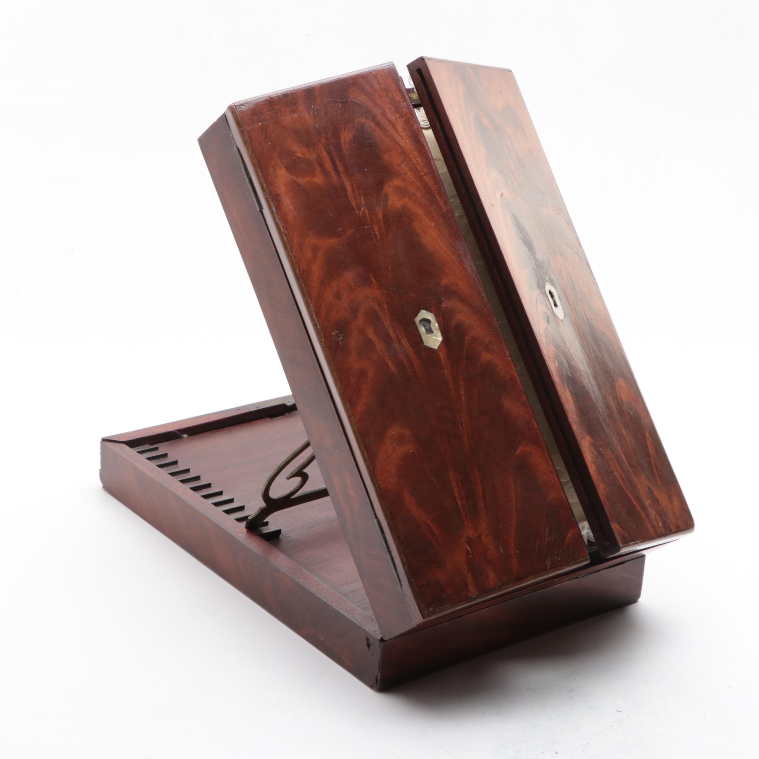 English Mahogany Tri-Fold Stand, Mid-19th Century