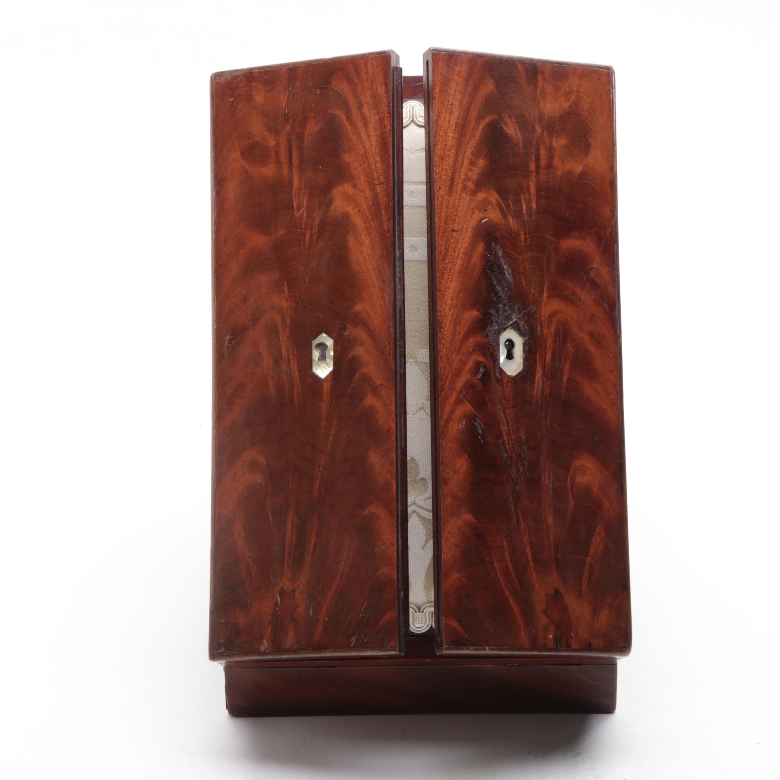 English Mahogany Tri-Fold Stand, Mid-19th Century