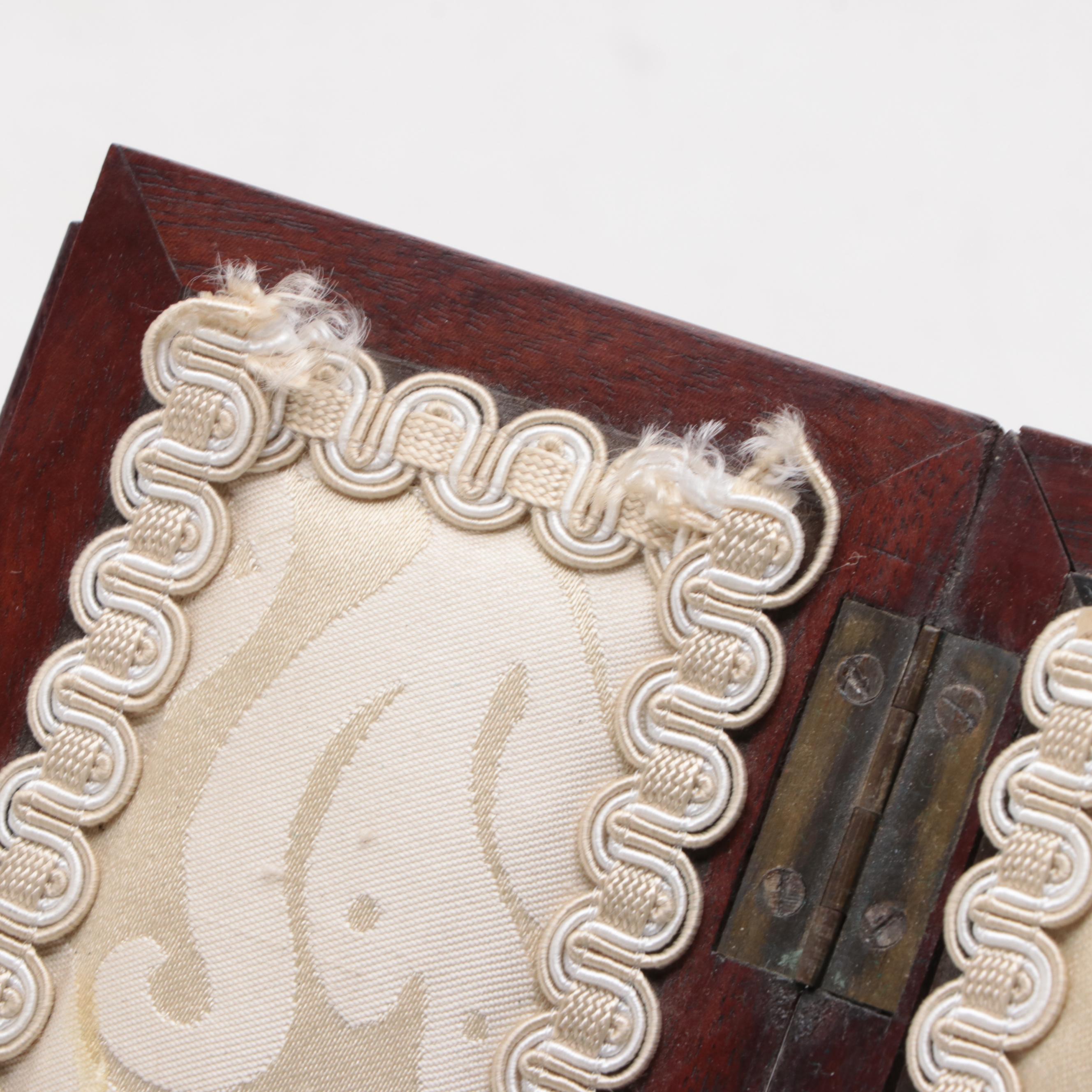 English Mahogany Tri-Fold Stand, Mid-19th Century