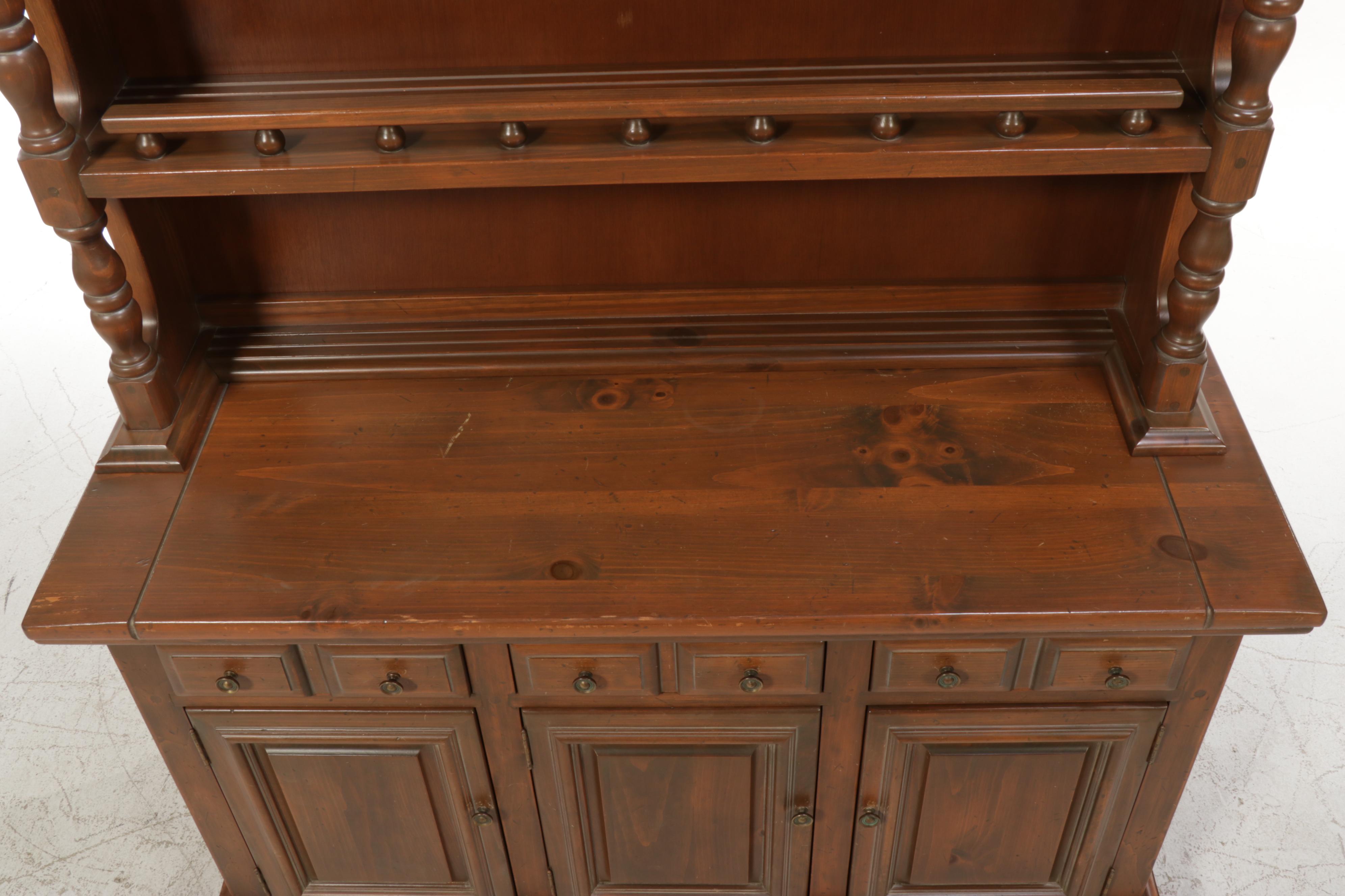 Kling American Colonial Style Pine Cupboard