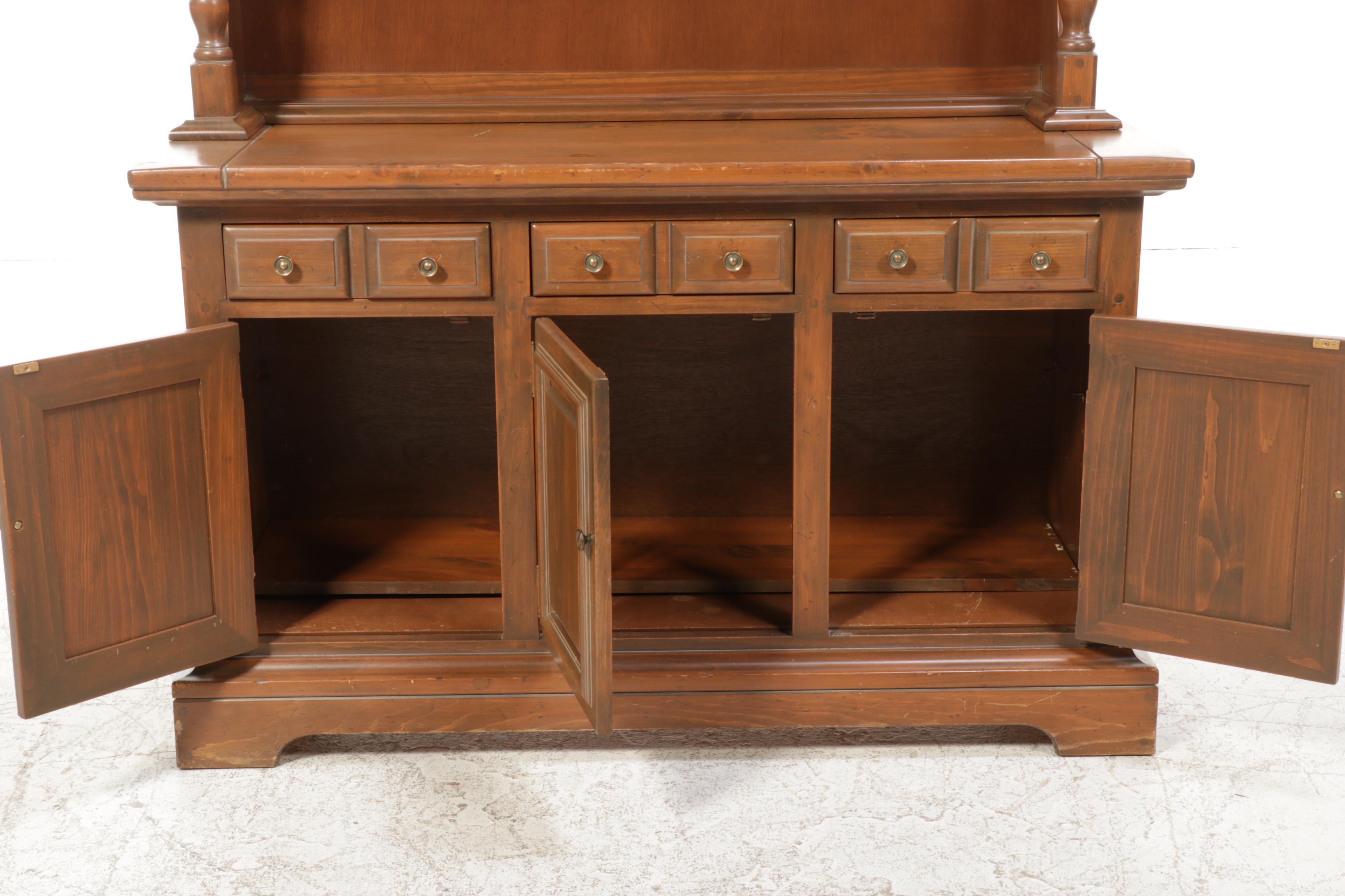 Kling American Colonial Style Pine Cupboard