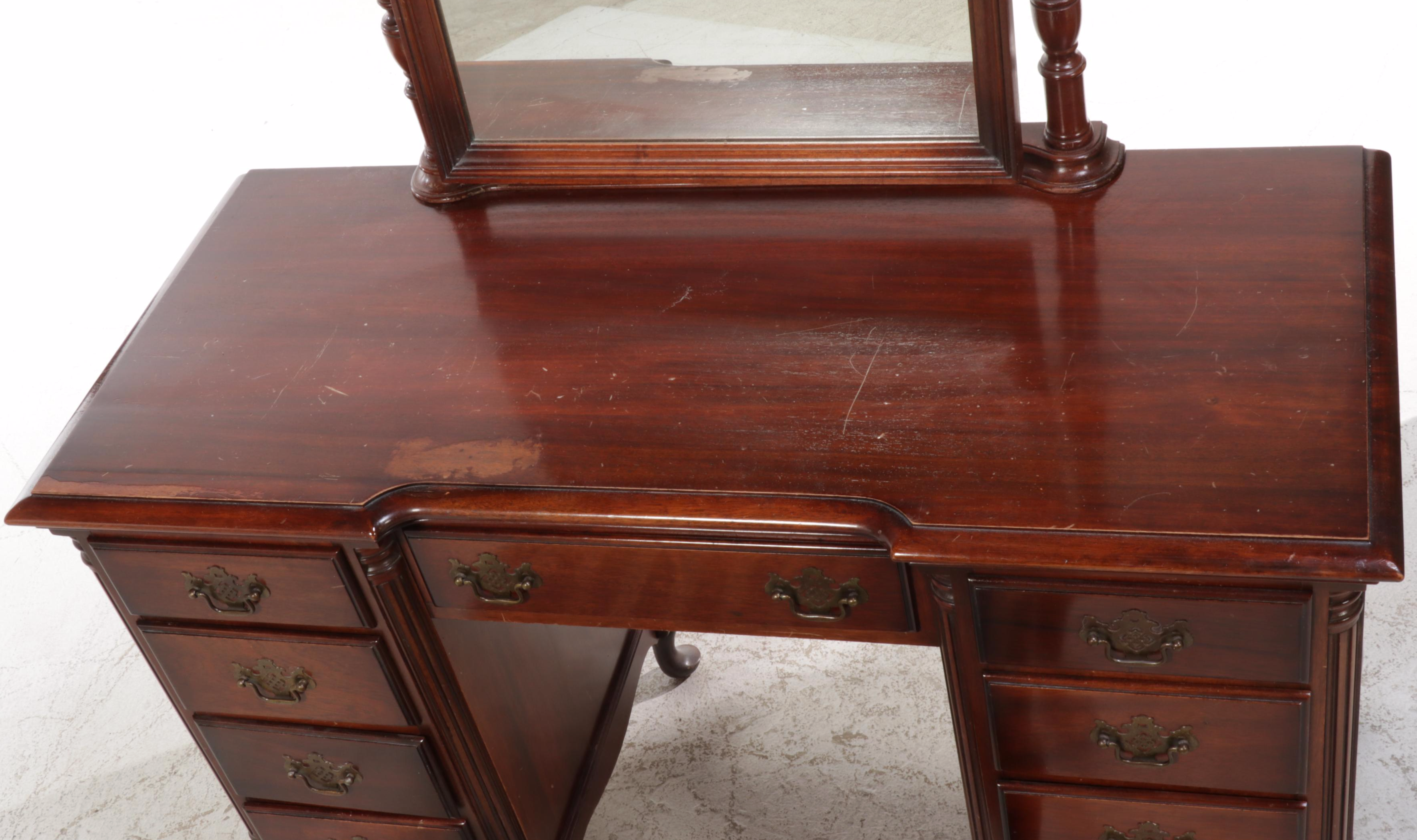 Kling Queen Anne Style Mahogany Dressing Table with Stool
