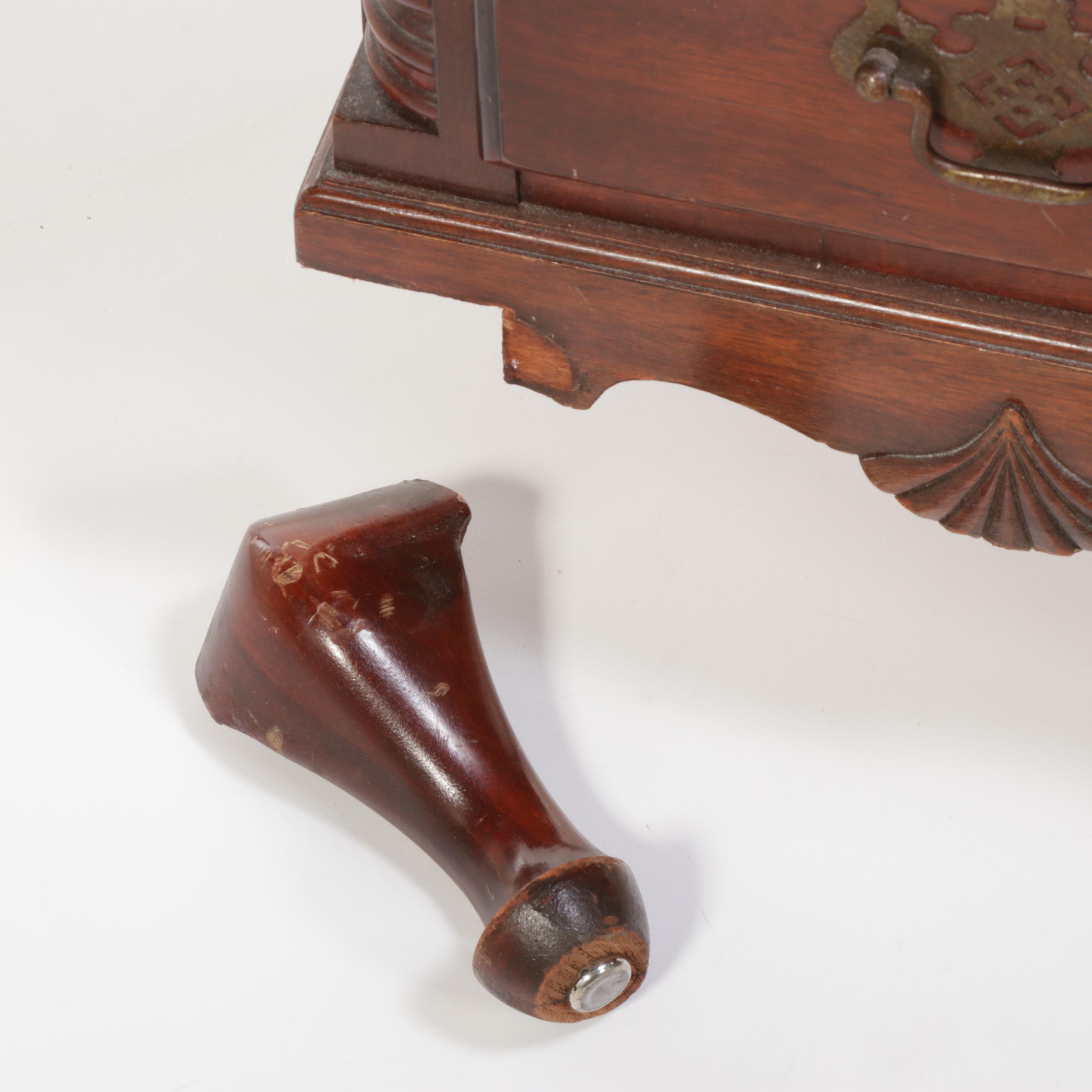 Kling Queen Anne Style Mahogany Dressing Table with Stool