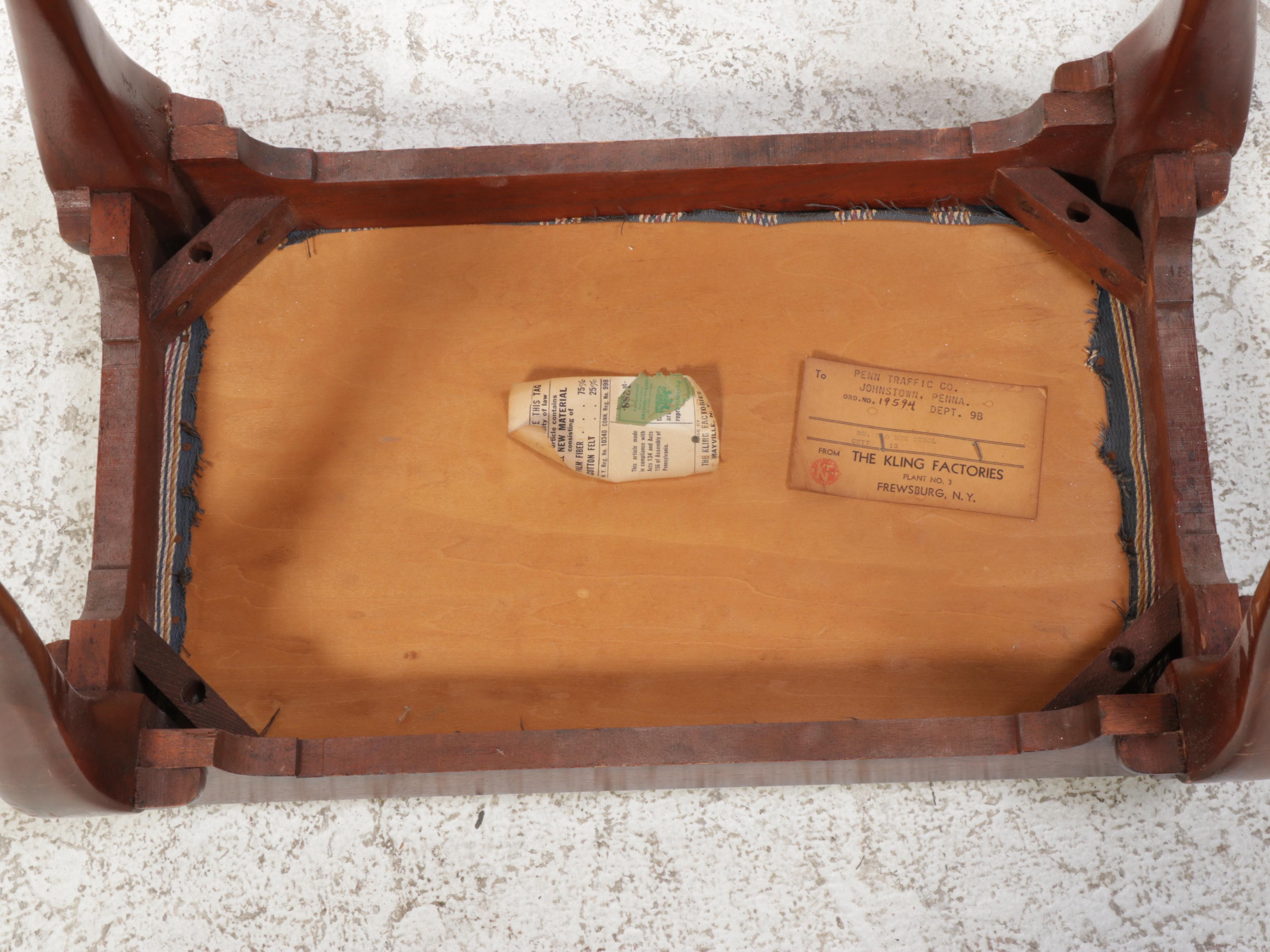 Kling Queen Anne Style Mahogany Dressing Table with Stool