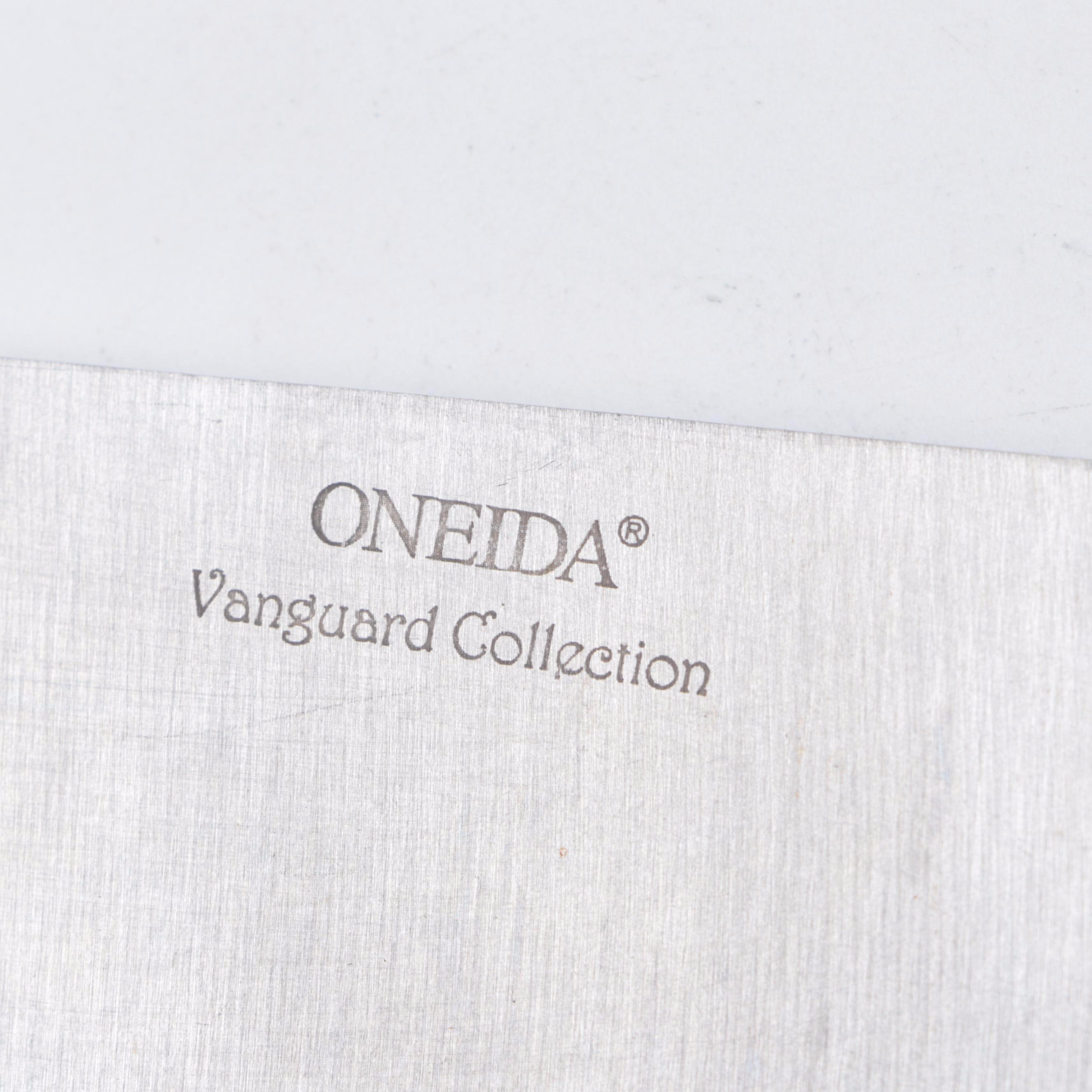 Oneida Vanguard Collection Knife Set with Block EBTH