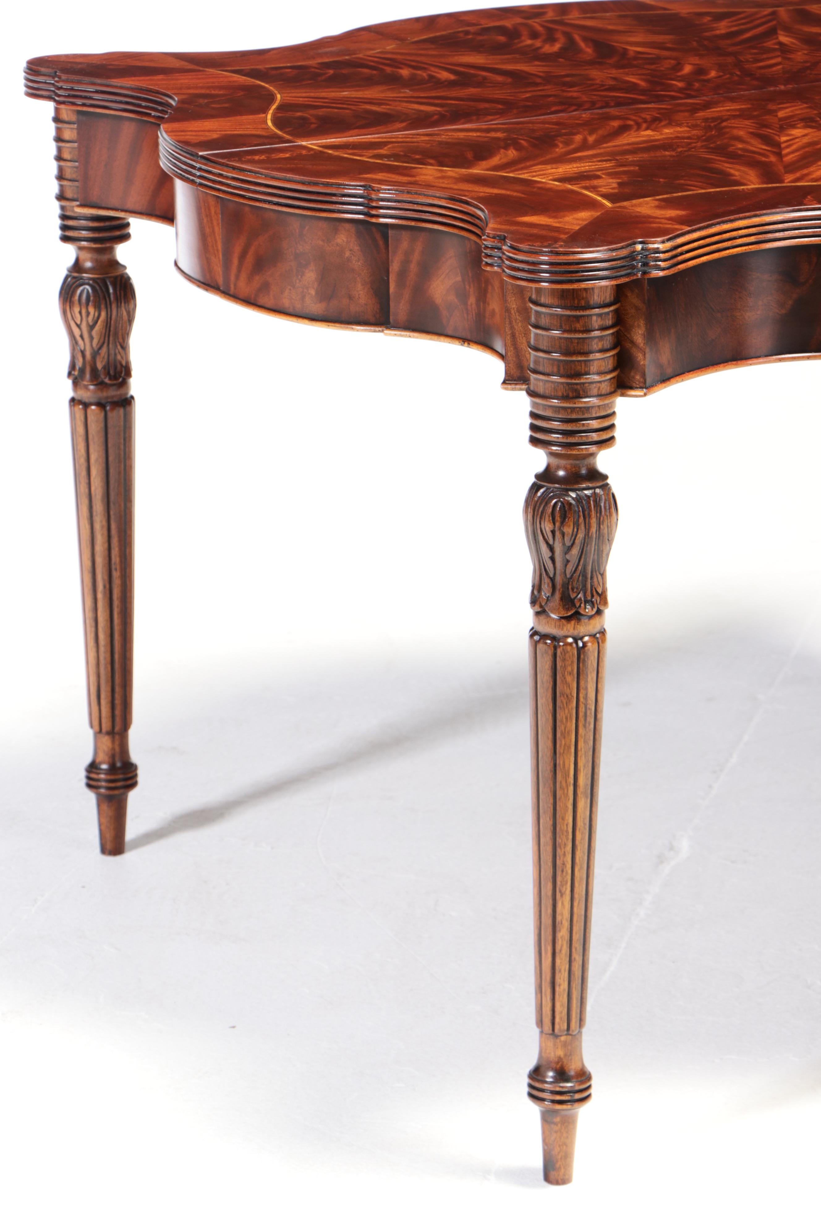 Five-Piece Henredon Federal Style Mahogany and Flame Mahogany Dining Set