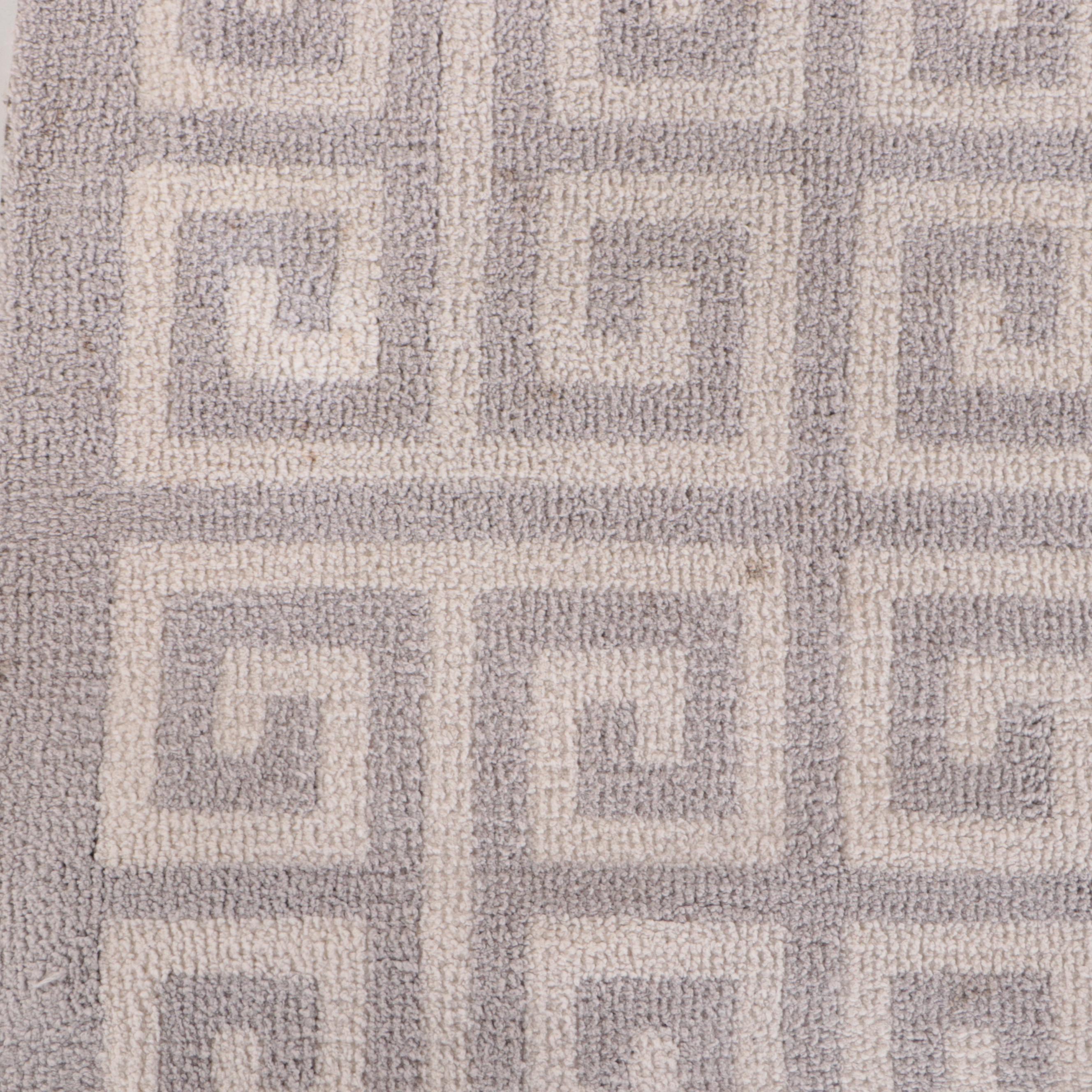 5' x 7'11 Hand-Tufted Contemporary Greek Key Area Rug