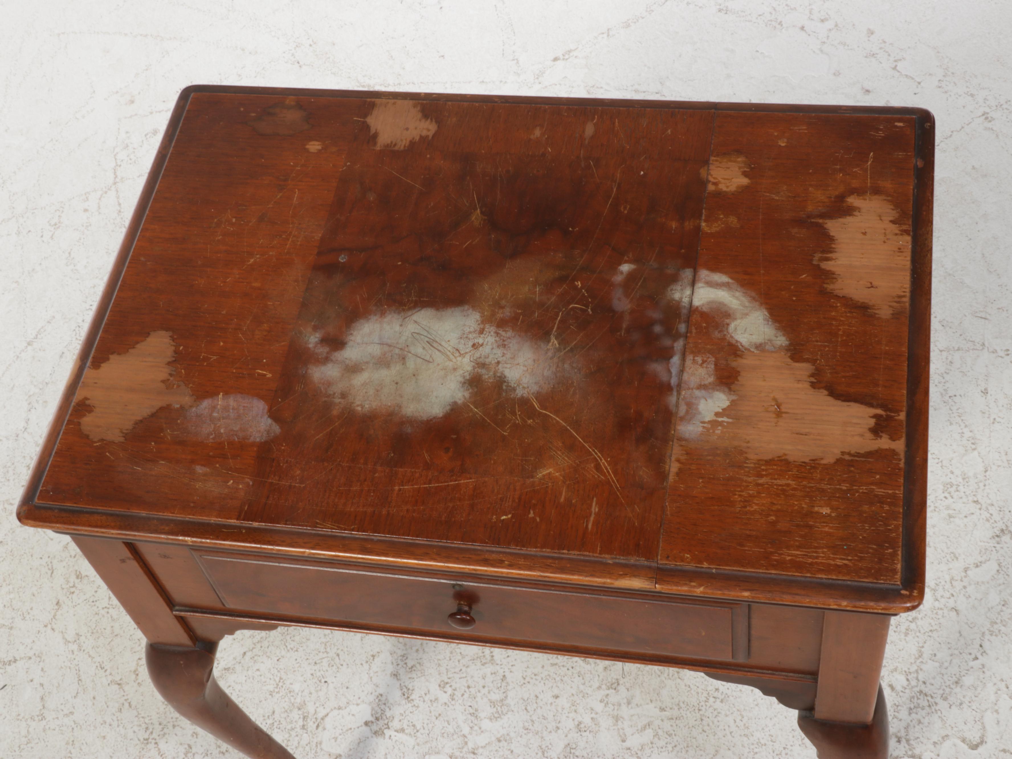 Singer Electric Sewing Machine with Folding Table EBTH