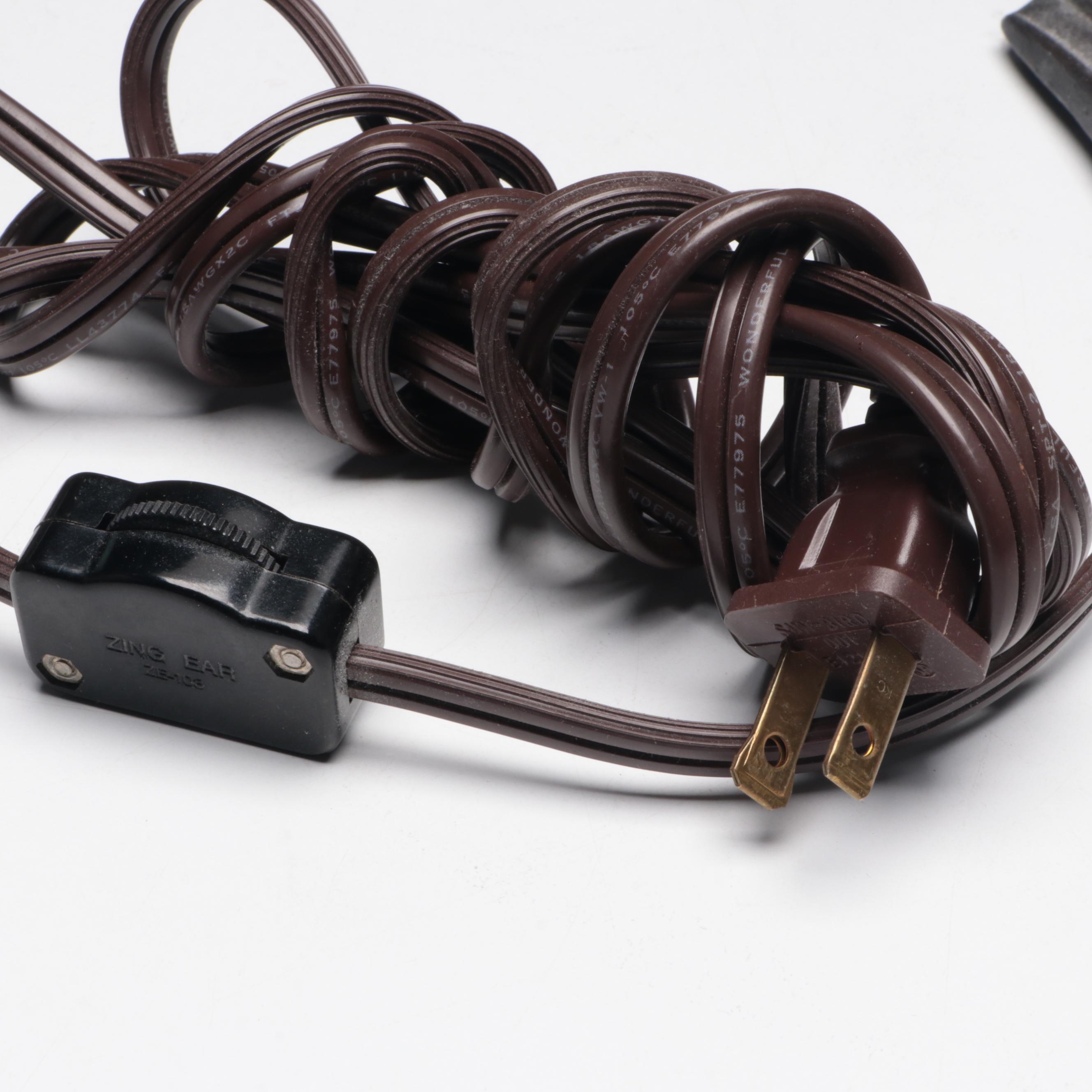 Quoizel Collectible Slag Glass Frog Accent Lamp