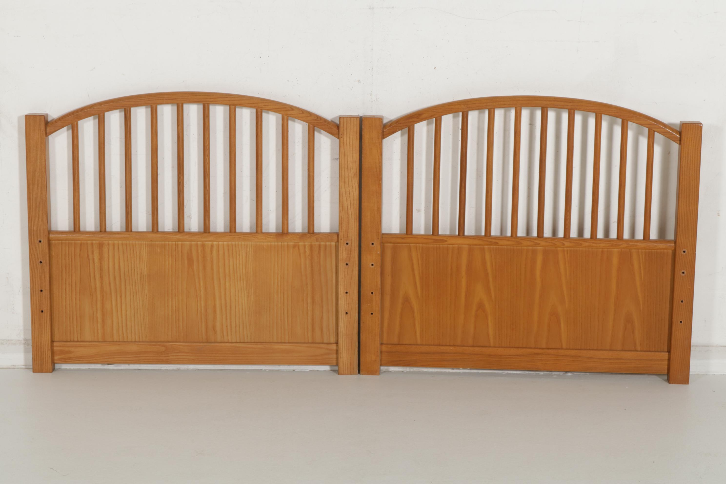 Stanley Furniture Arts & Crafts Style Oak Twin Bed Frames