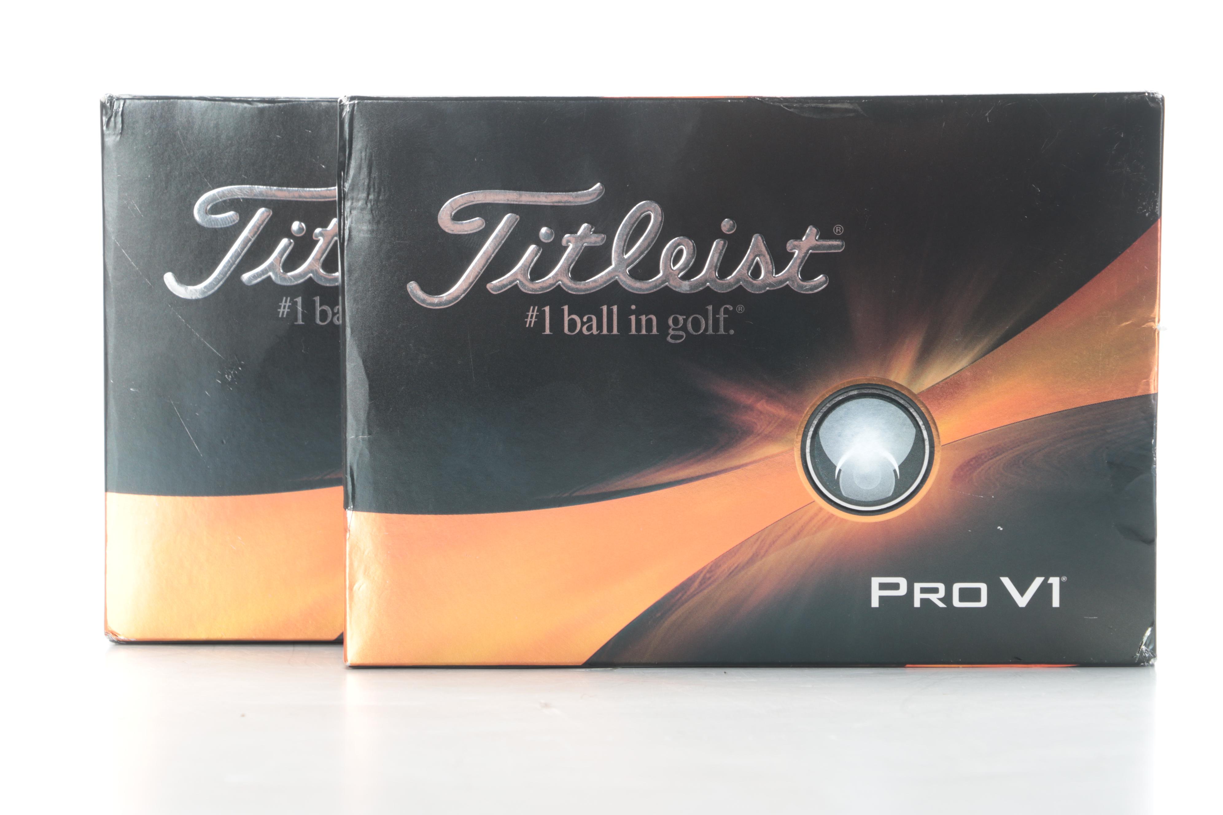 Club Glove Collegiate Last Bag Travel Bag with Titleist Pro V1 Golf Balls