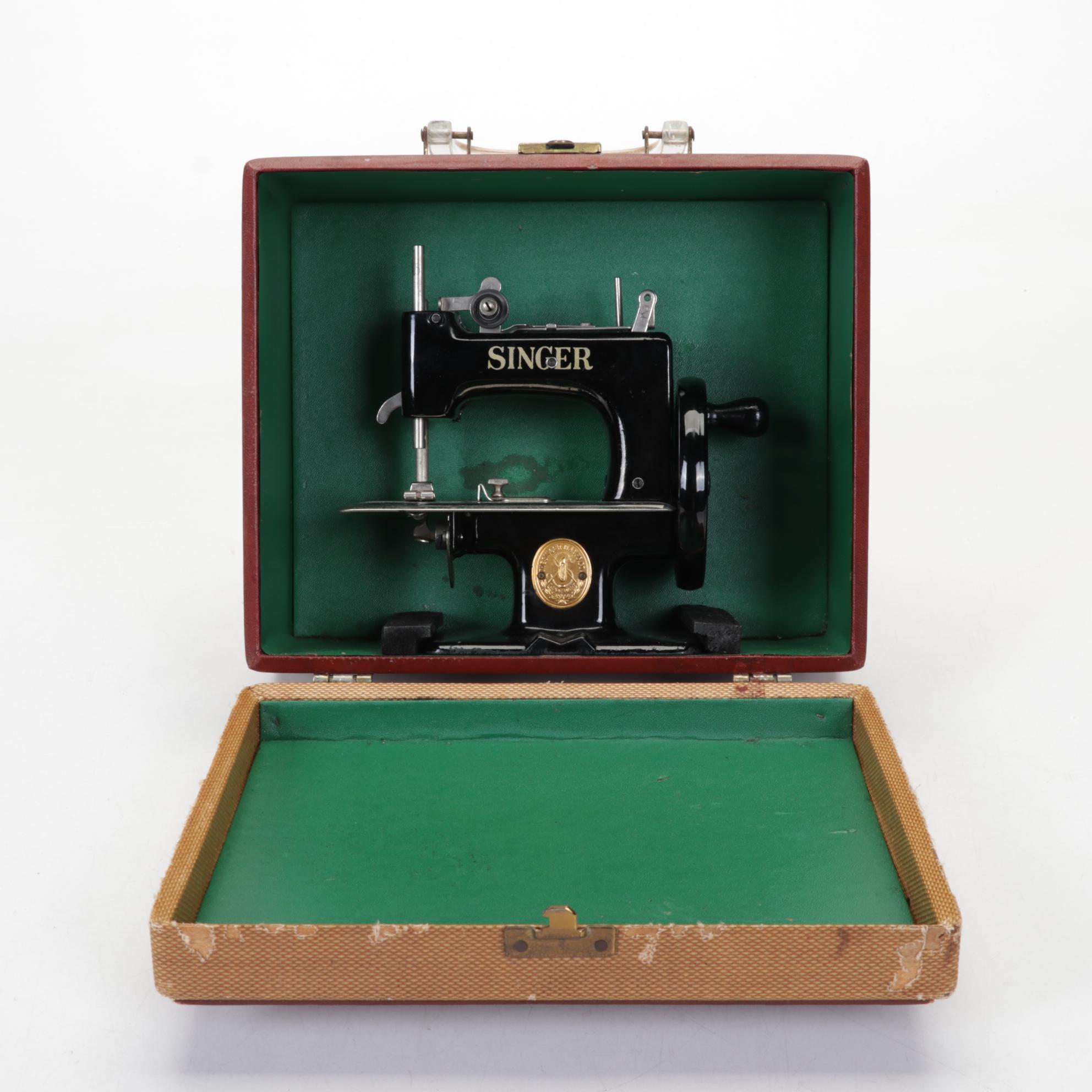 Singer Portable Sewing Machine in Carrying Case, Vintage