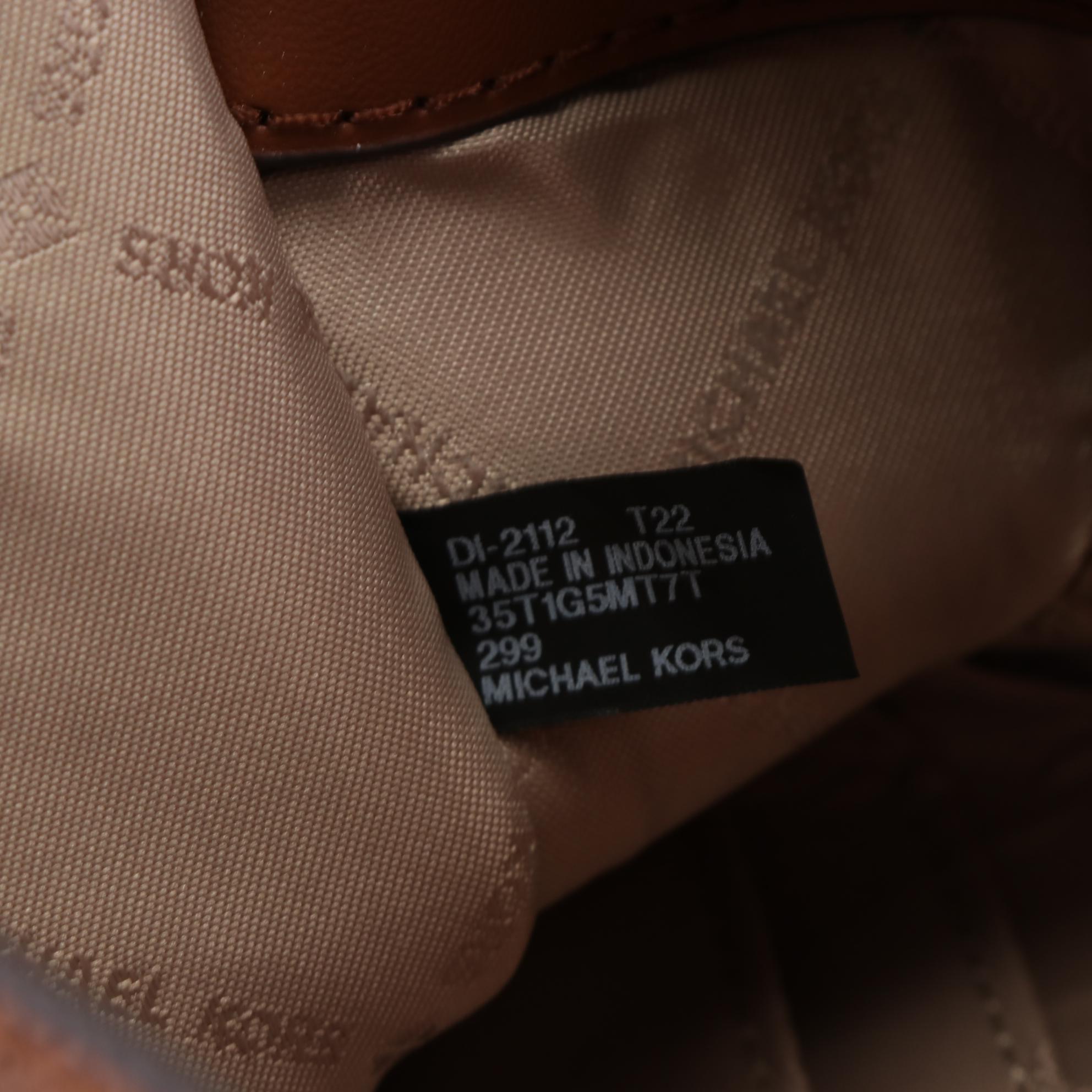 Michael Kors Maisie 3-in-1 Large Tote and Bedford Belted Bag in Grained Leather