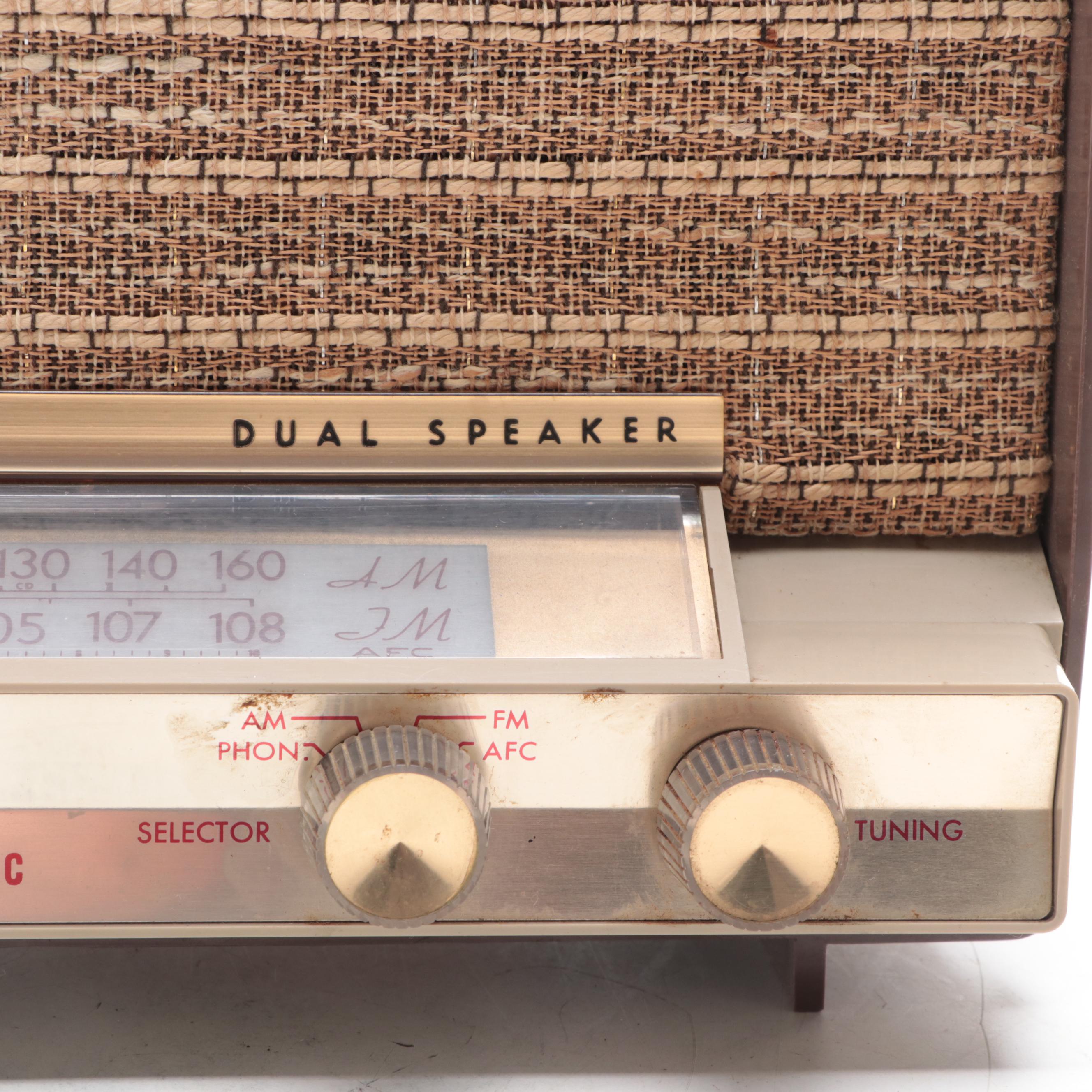 General Electric Musaphonic Dual Speaker Am/Fm Radio