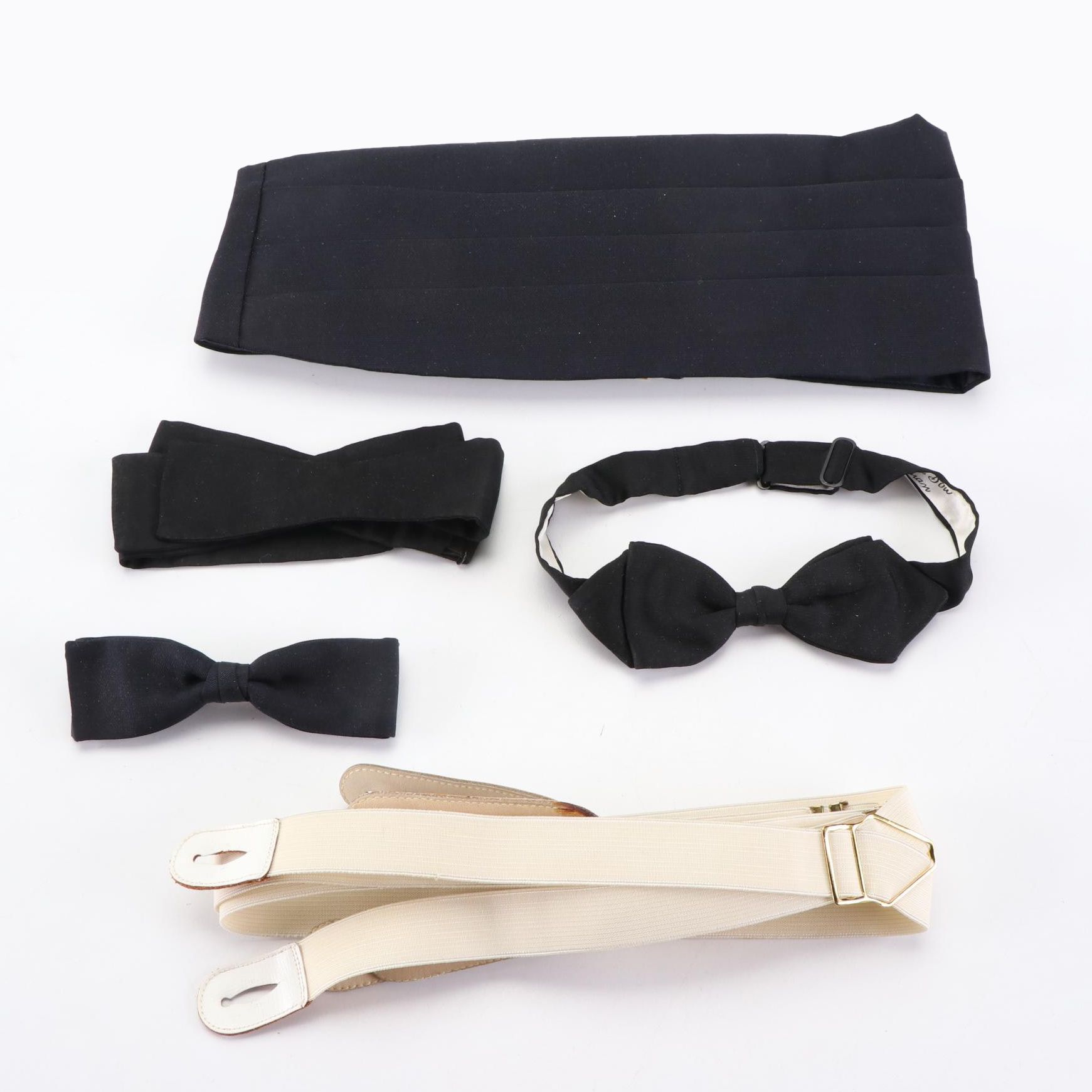 cumberbund and bow tie set