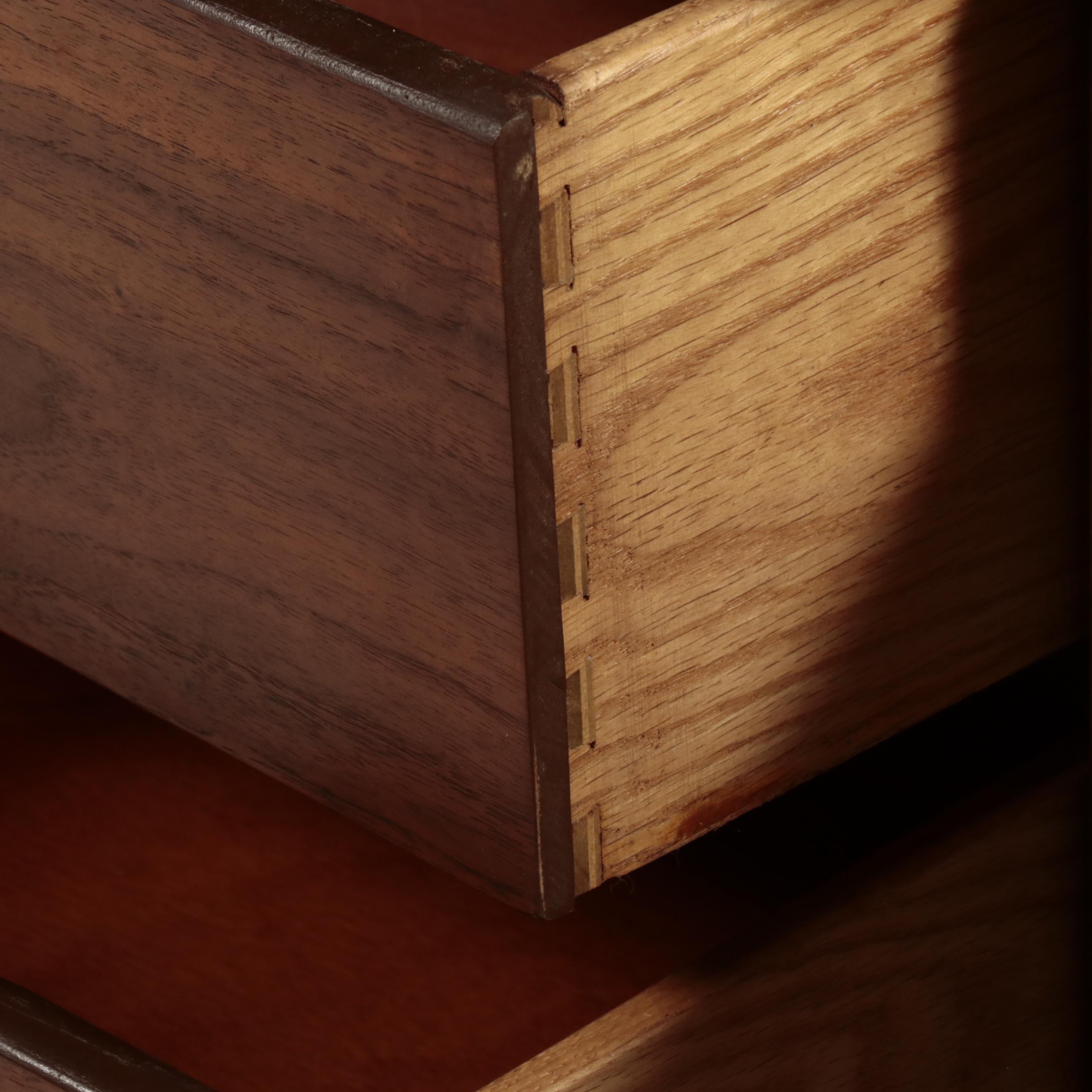 Mid Century Modern Style Walnut Finished Dresser, Mid to Late 20th Century