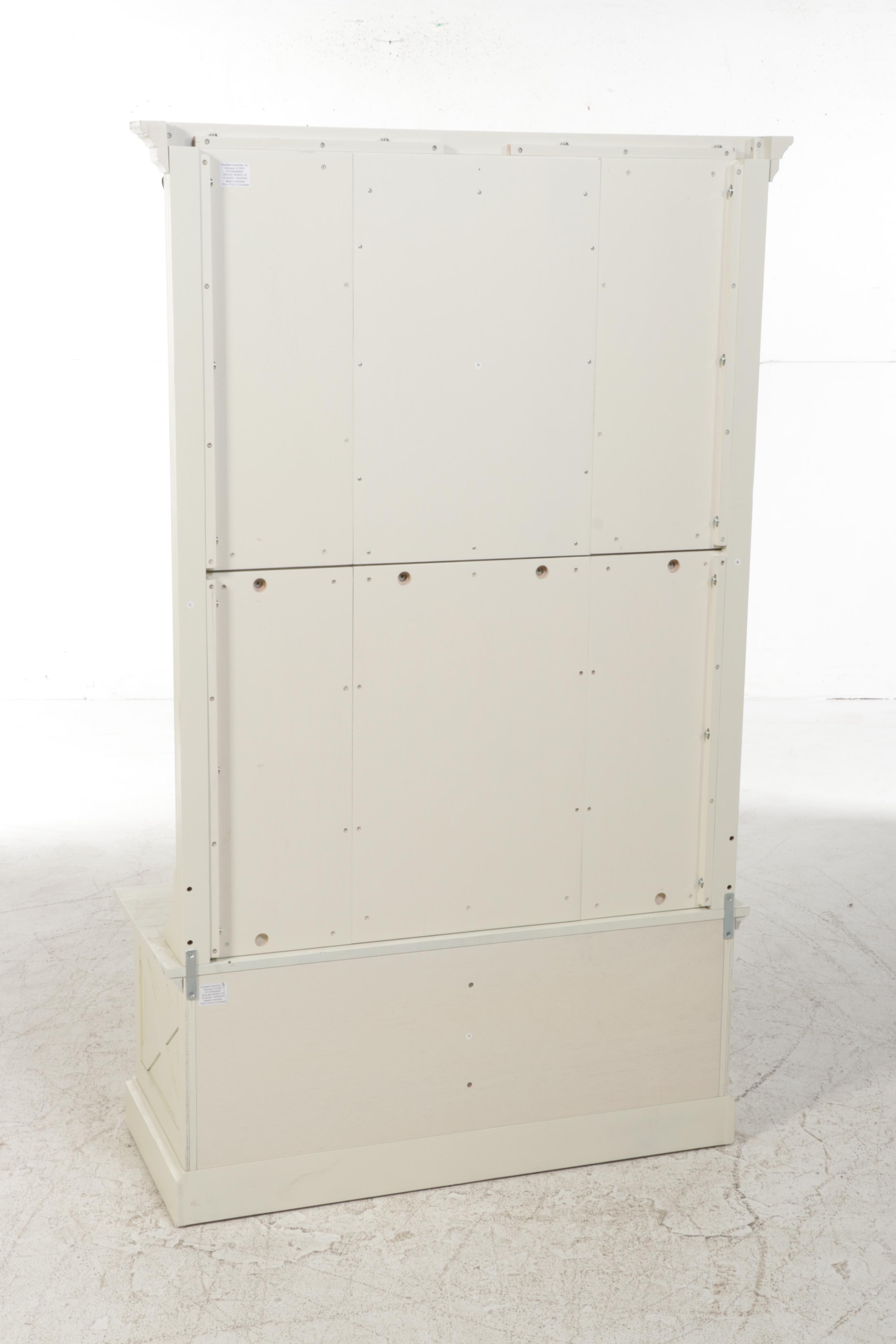 Flexsteel White-Painted Hall Bench with Mirror and Coat Hooks