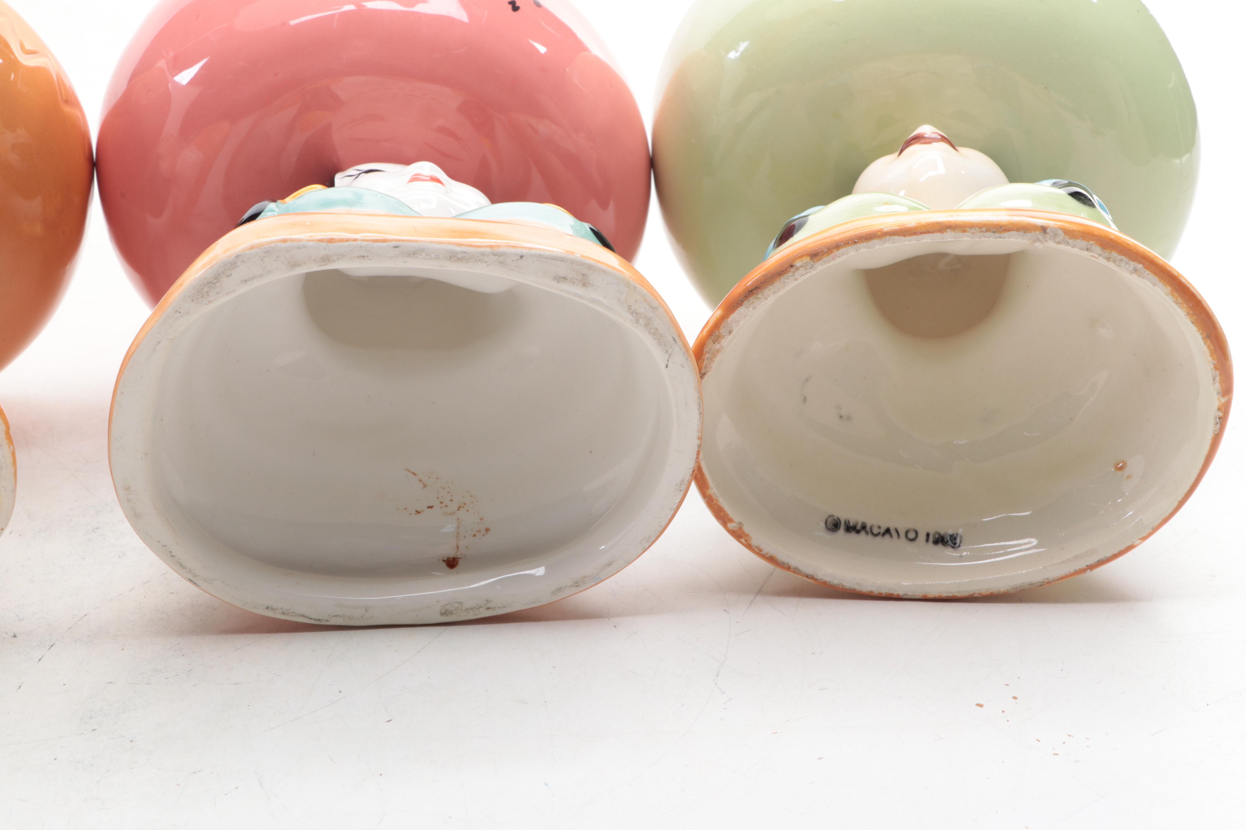 Macayo Ceramic Salsa Bowls with Plastic Leaf Plates