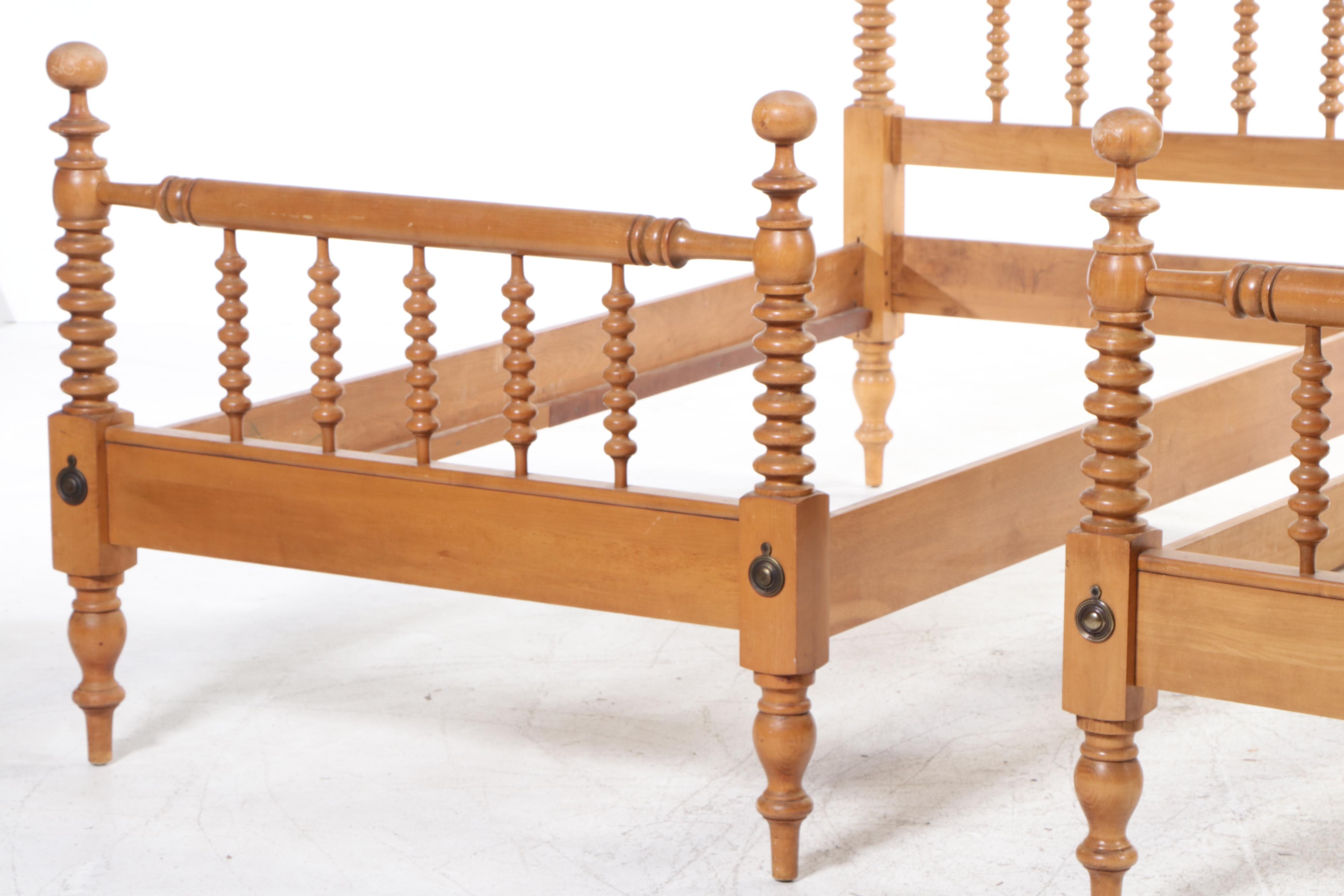 Pair of Willett Early American Maple Twin Bed Frames, 1940s