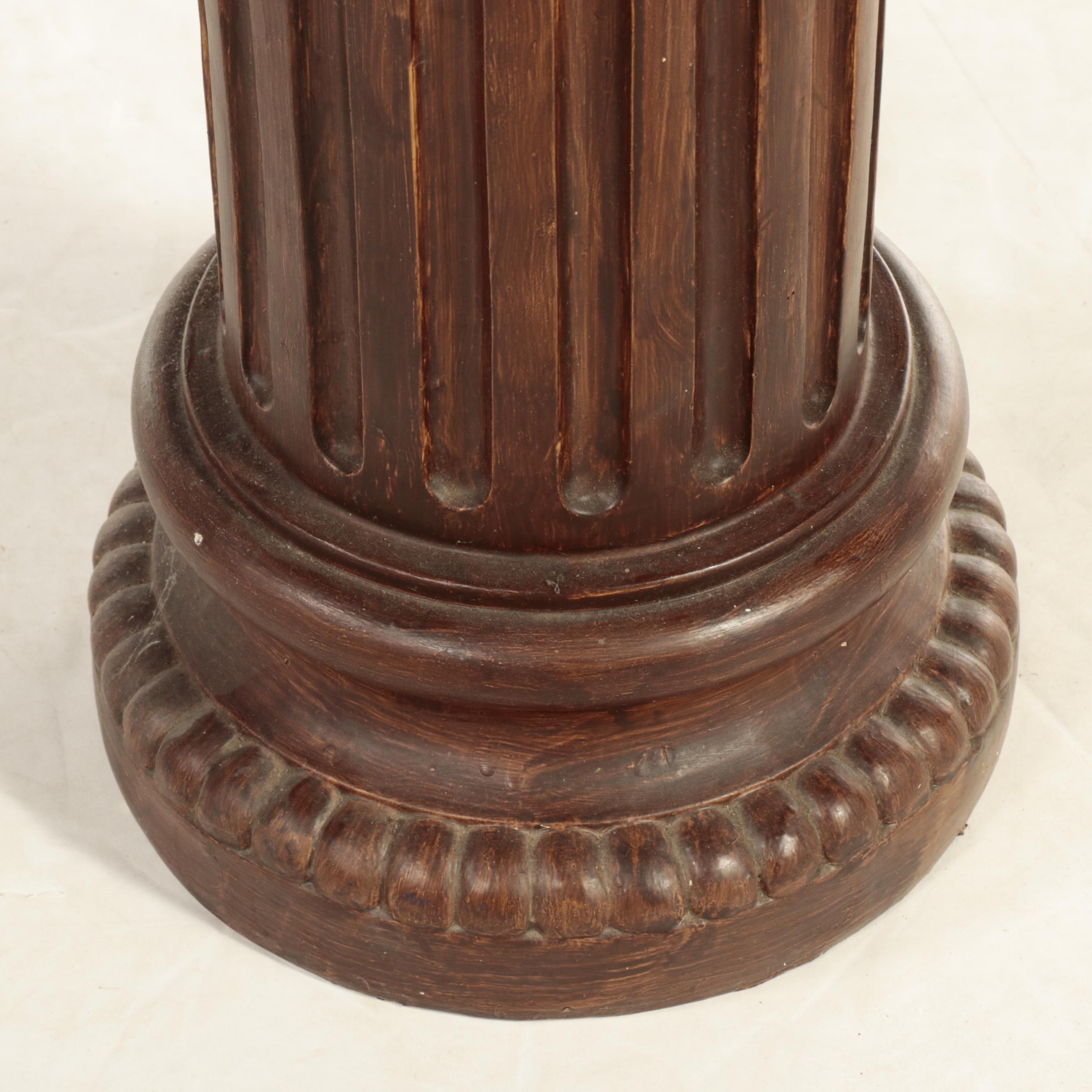 Corinthian Capitol Capped Plaster Pillar
