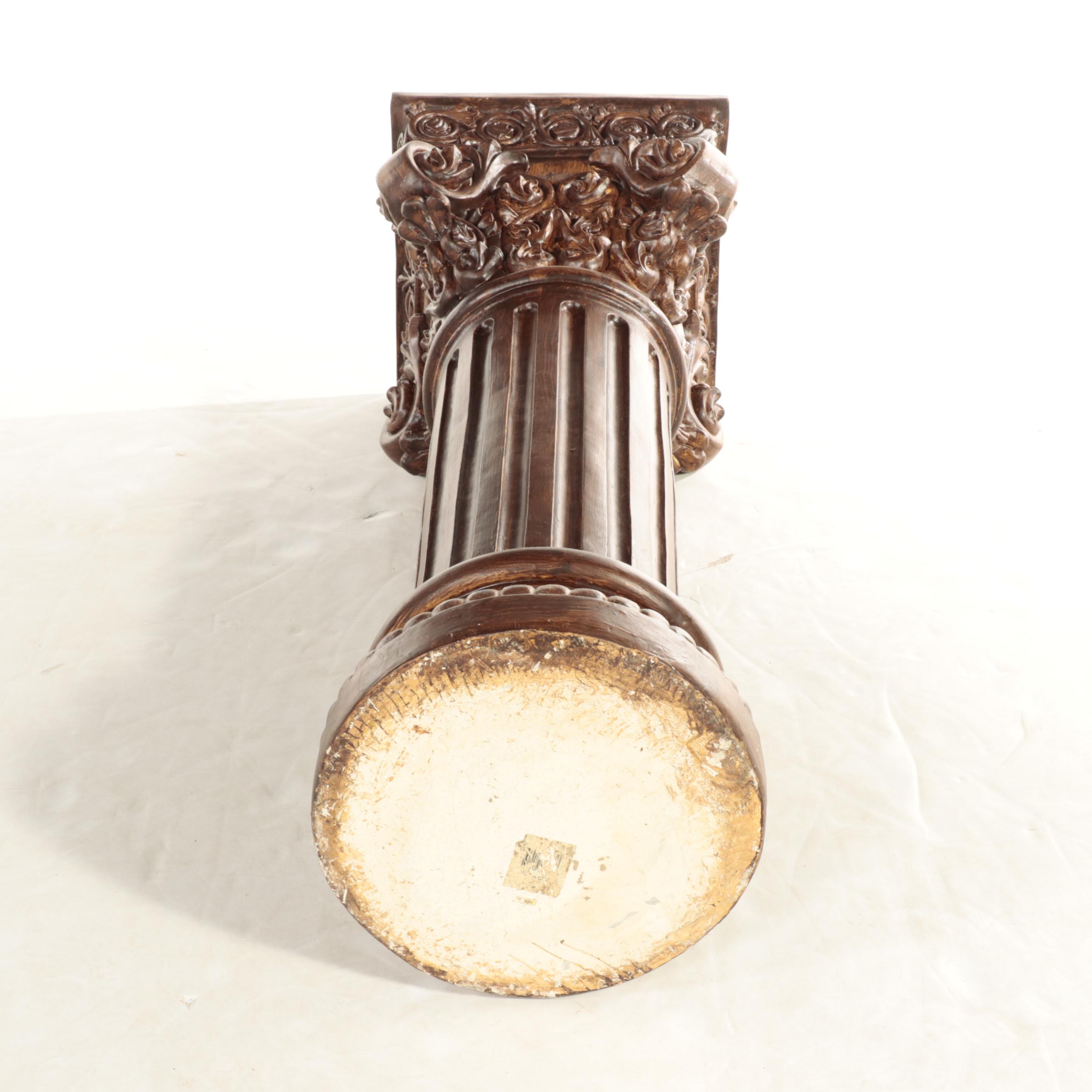 Corinthian Capitol Capped Plaster Pillar