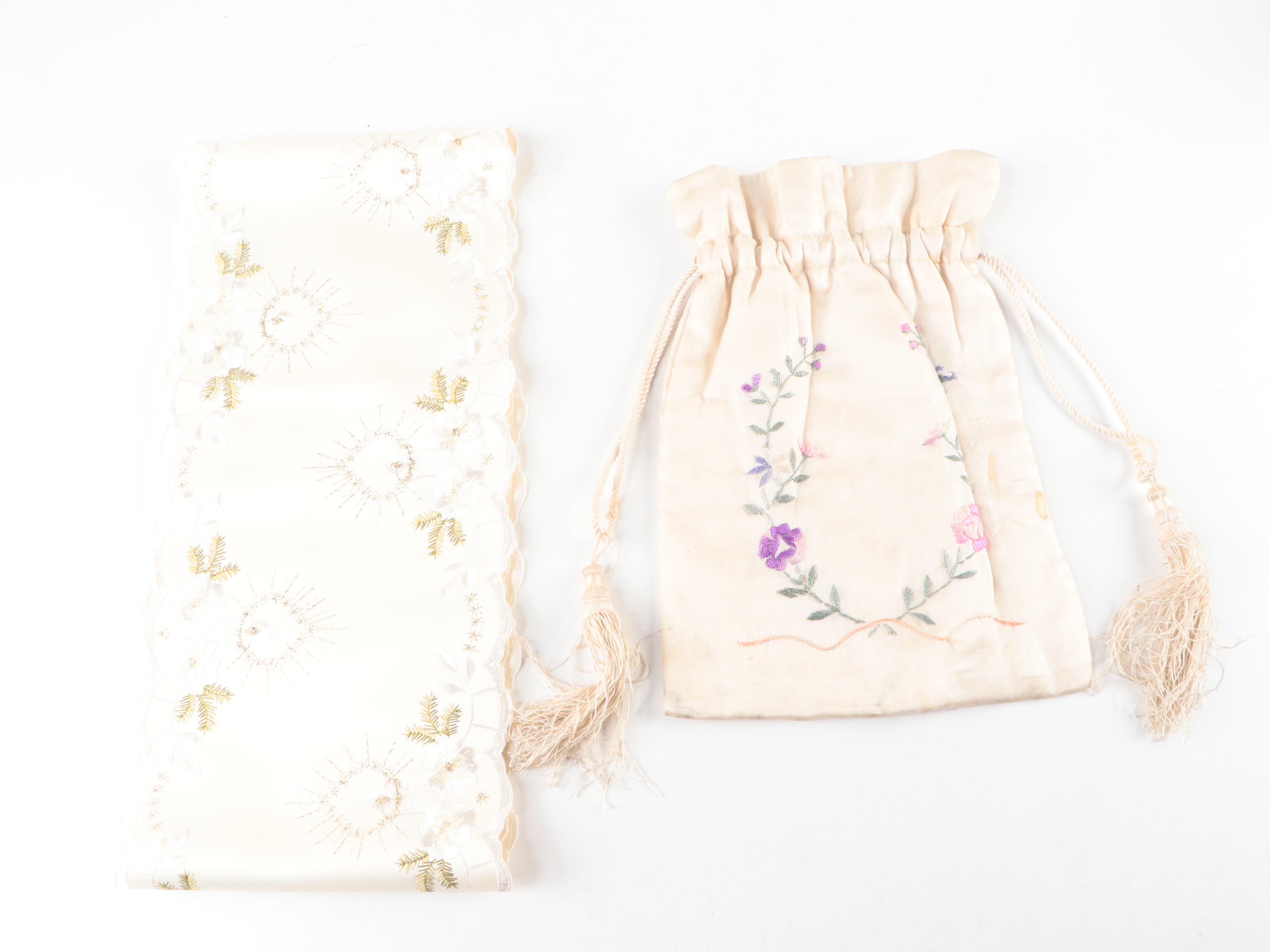 Plastic Santa Serving Bowl and Other Christmas Décor