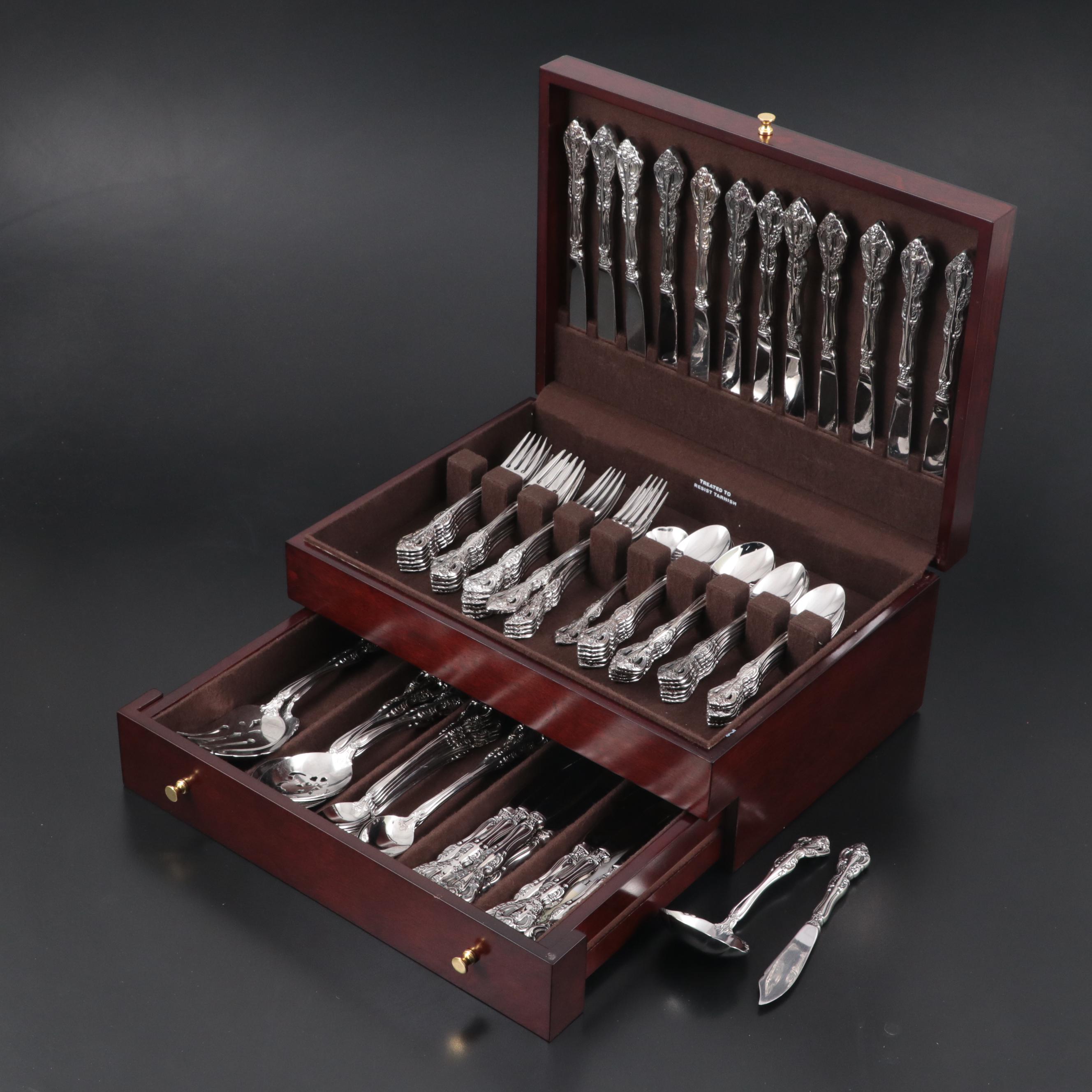 Oneida "Michelangelo" Stainless Steel Flatware in Storage Chest