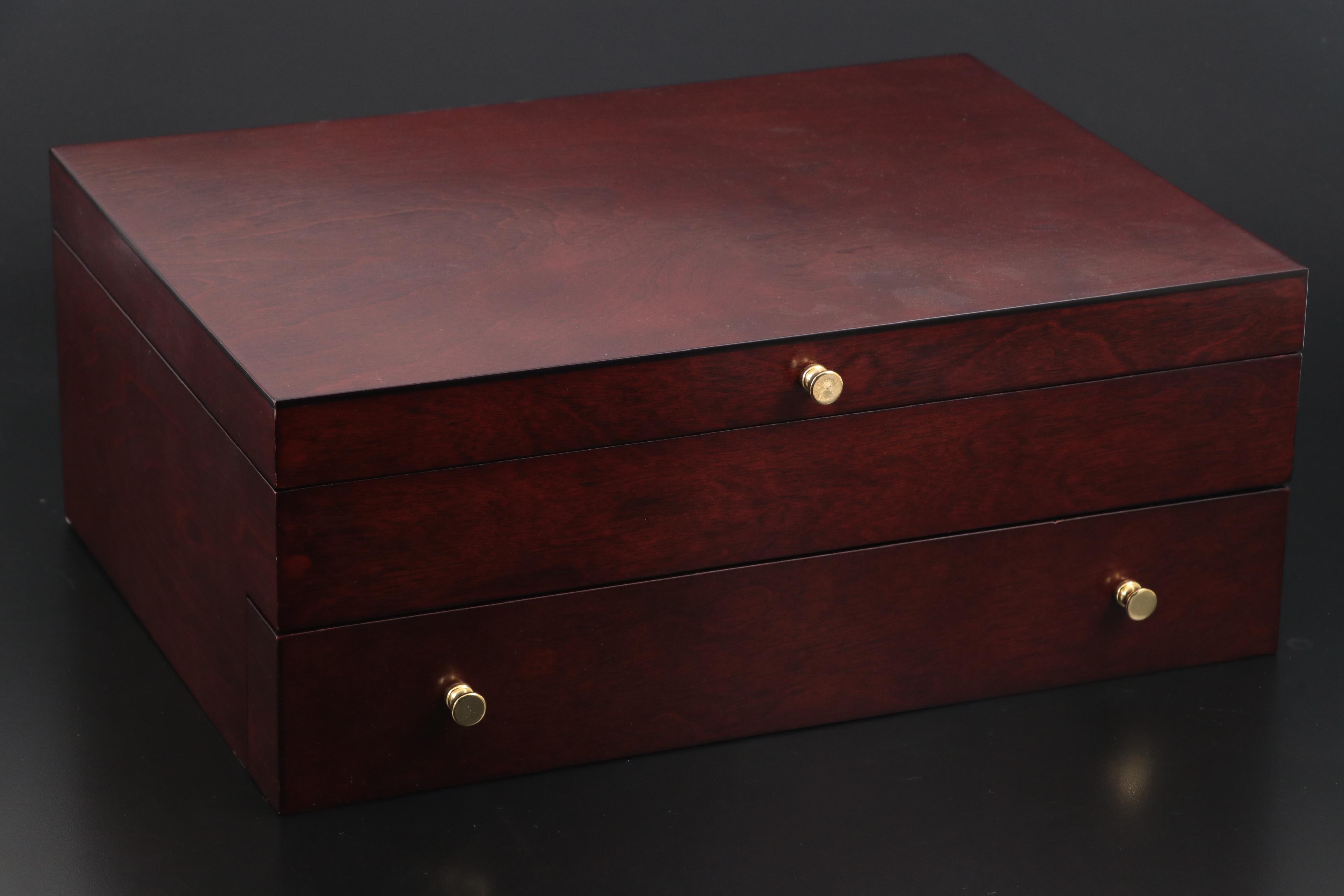 Oneida "Michelangelo" Stainless Steel Flatware in Storage Chest