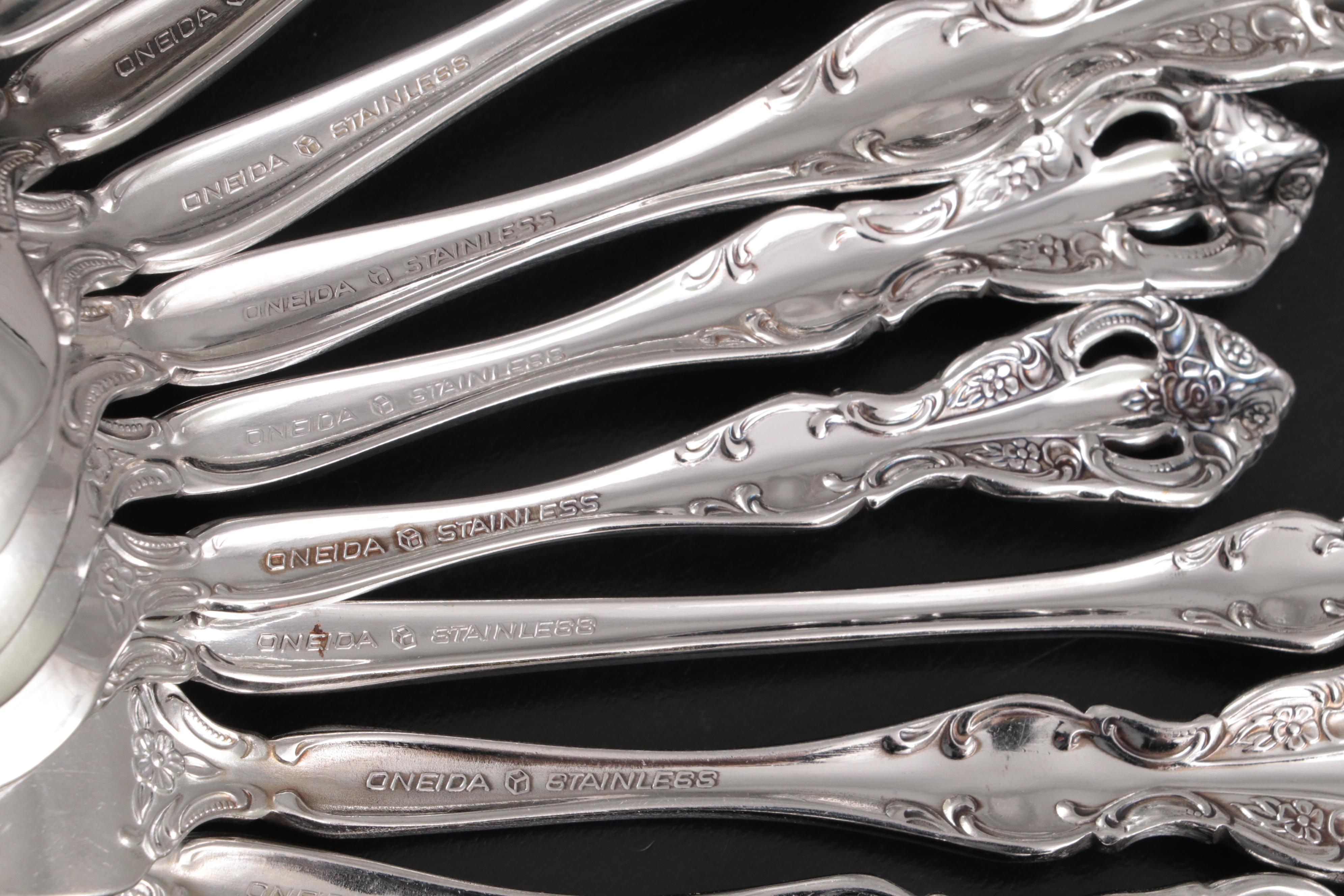 Oneida "Michelangelo" Stainless Steel Flatware in Storage Chest