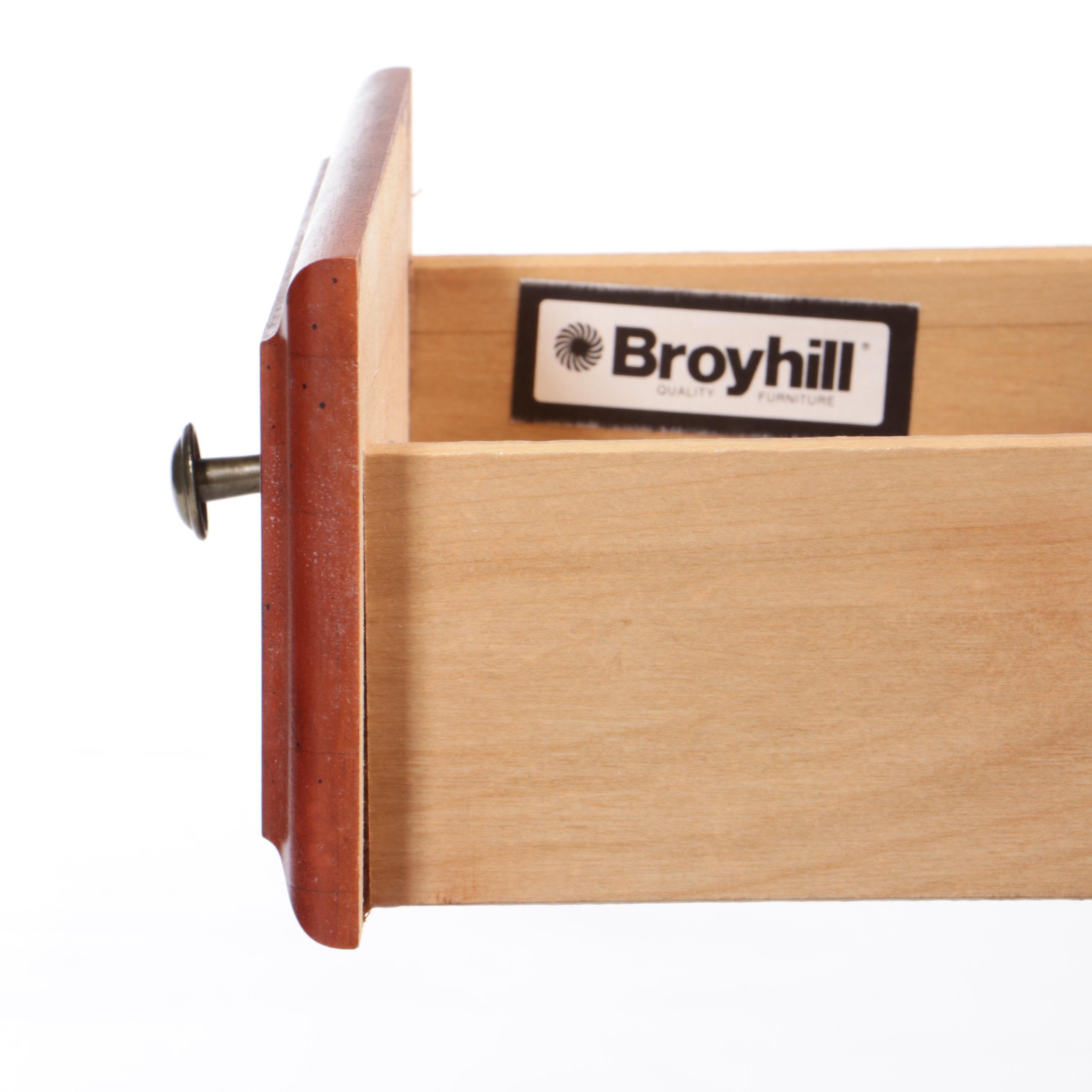 Broyhill Early American Style Laminate and Coated Wood Dresser and Nightstand