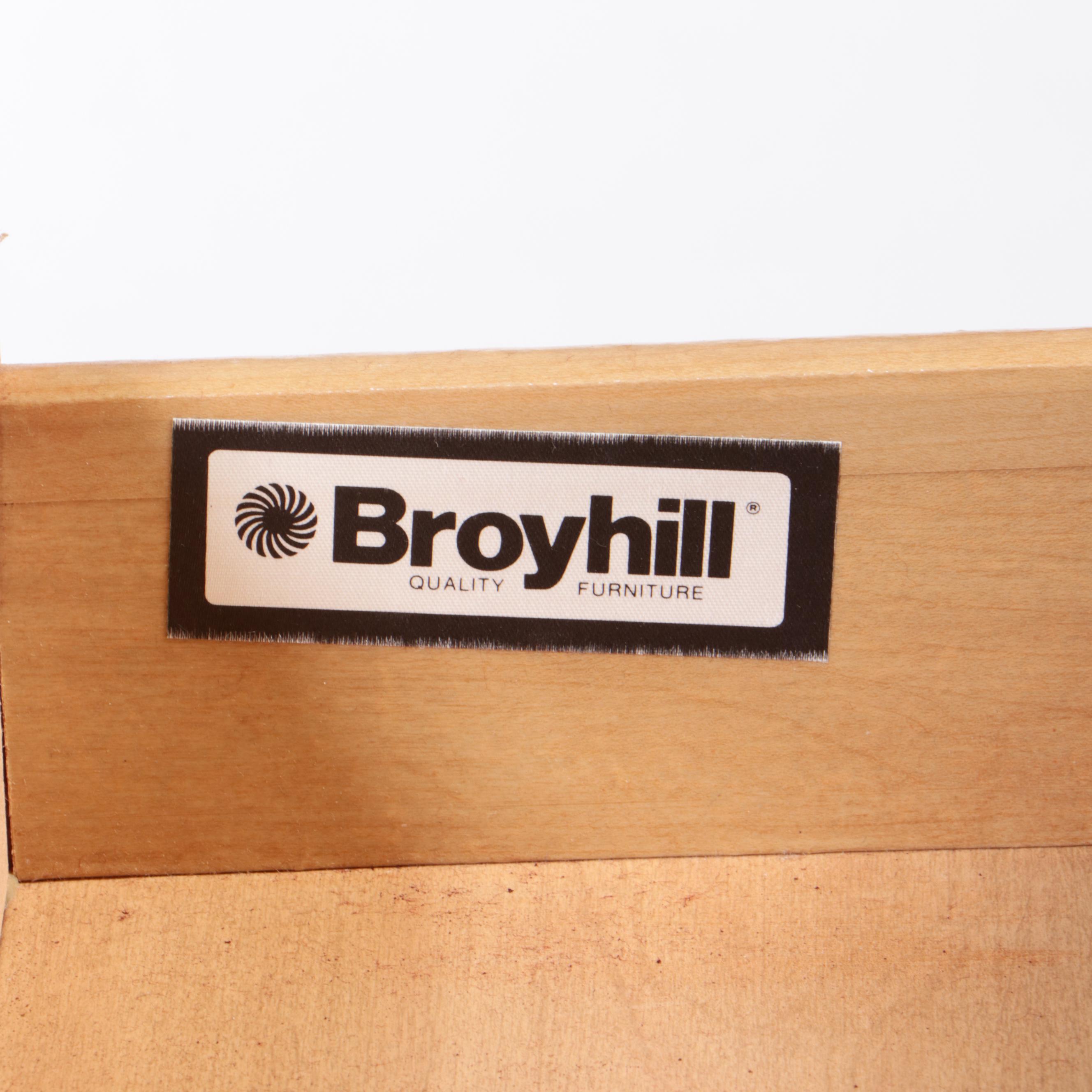 Broyhill Early American Style Laminate and Coated Wood Dresser and Nightstand