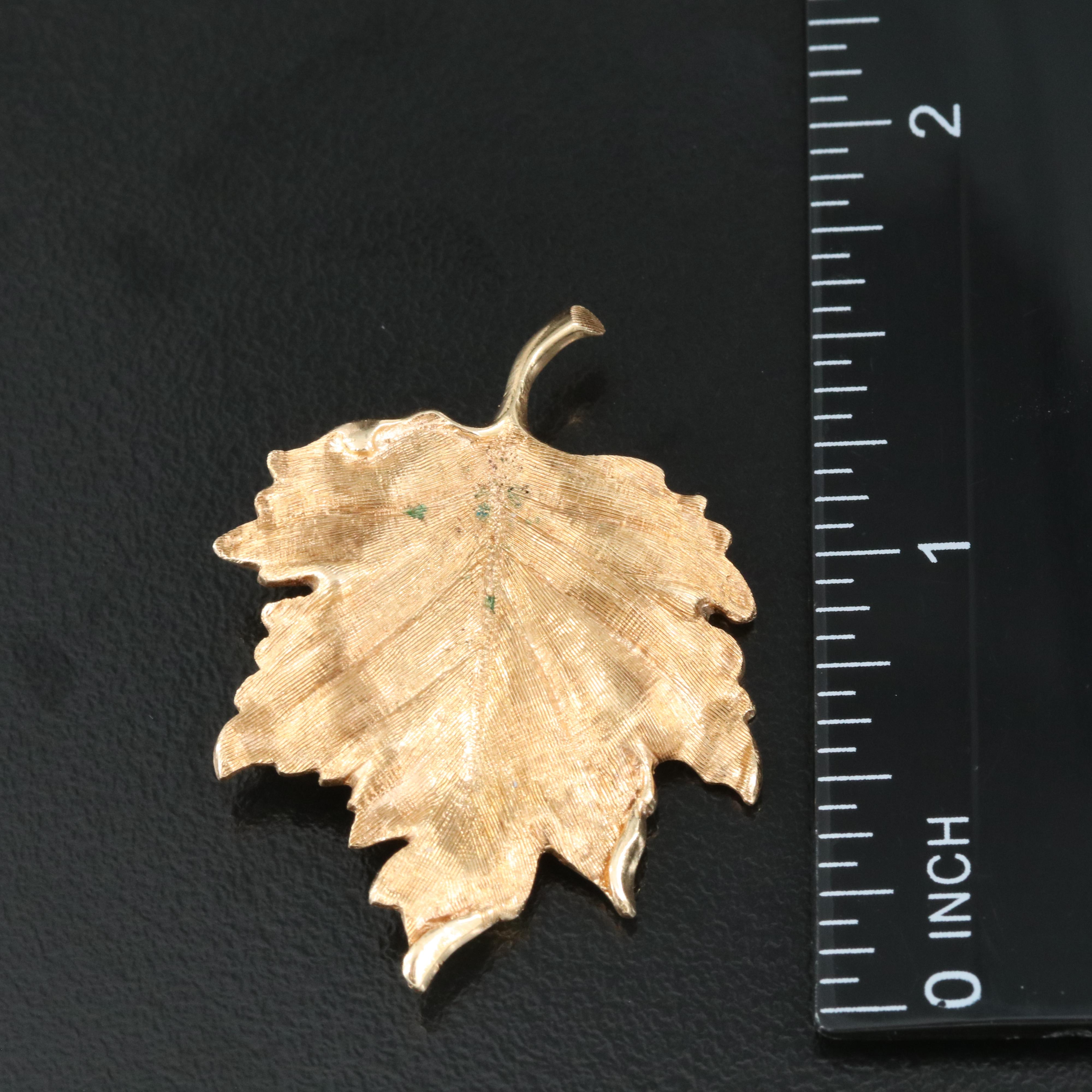 14K Maple Leaf Brooch
