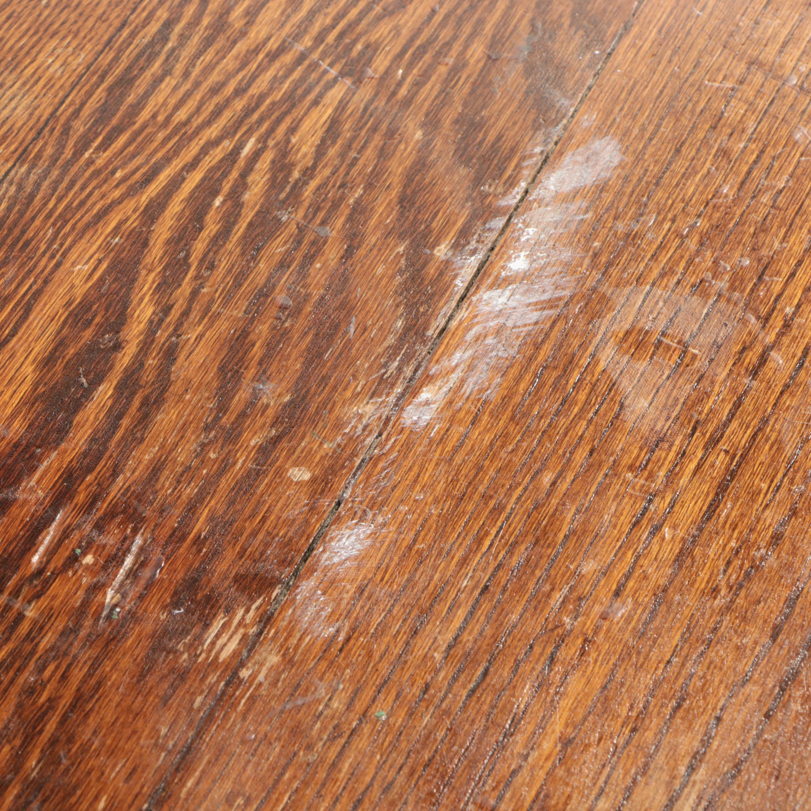 Late Victorian Oak Round Dining Table and Five Side Chairs