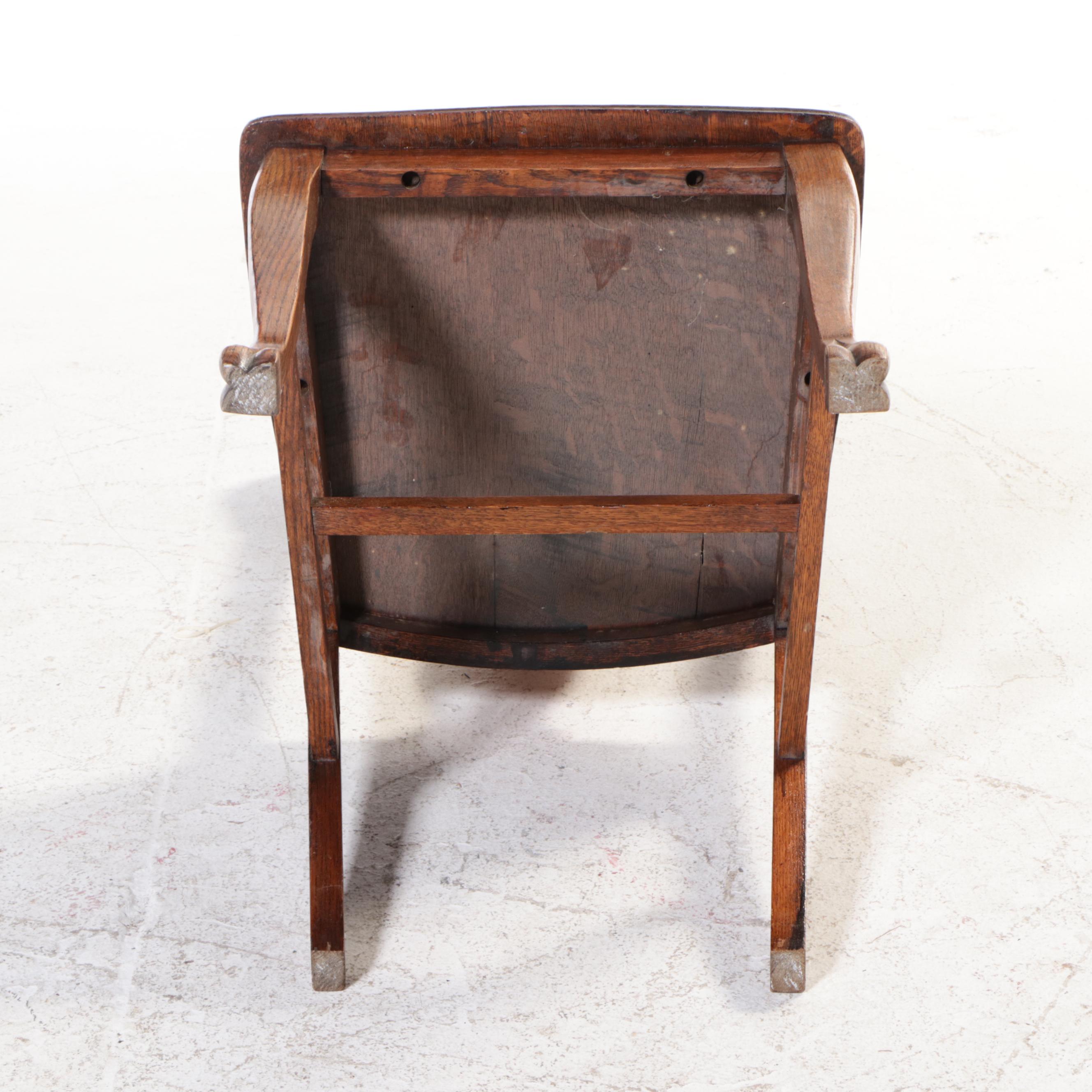 Late Victorian Oak Round Dining Table and Five Side Chairs