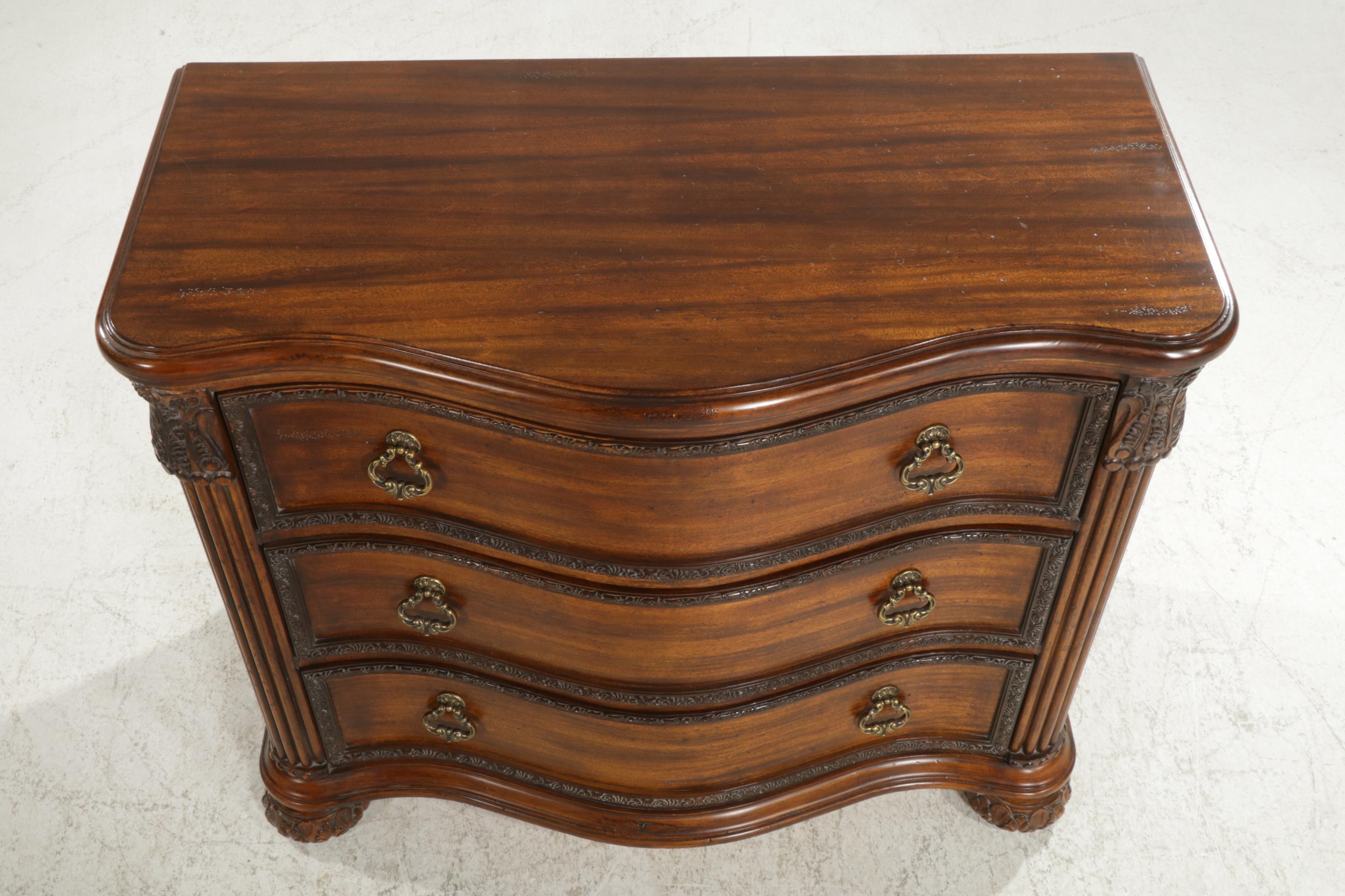 Hickory White Mahogany Bachelor's Chest of Drawers EBTH