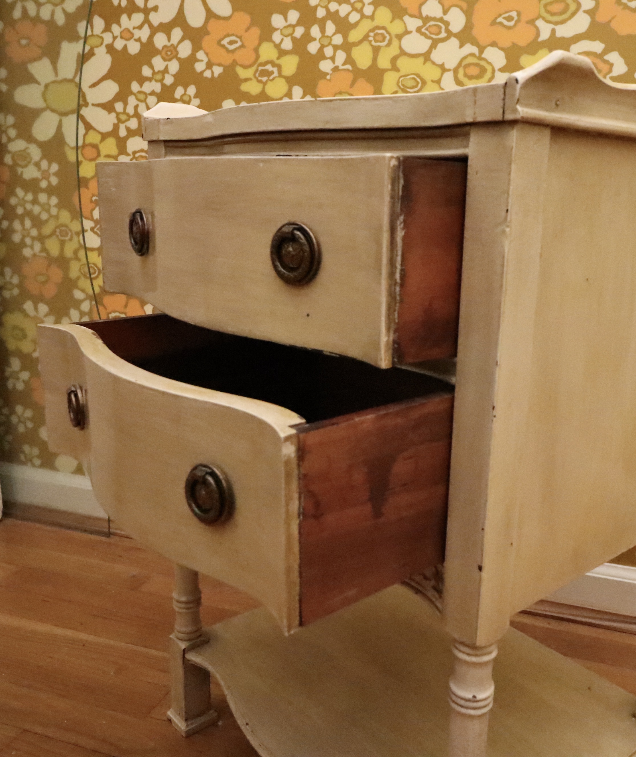 Thomasville Huntley Furniture Painted Full Bed, Vanity and Nightstand