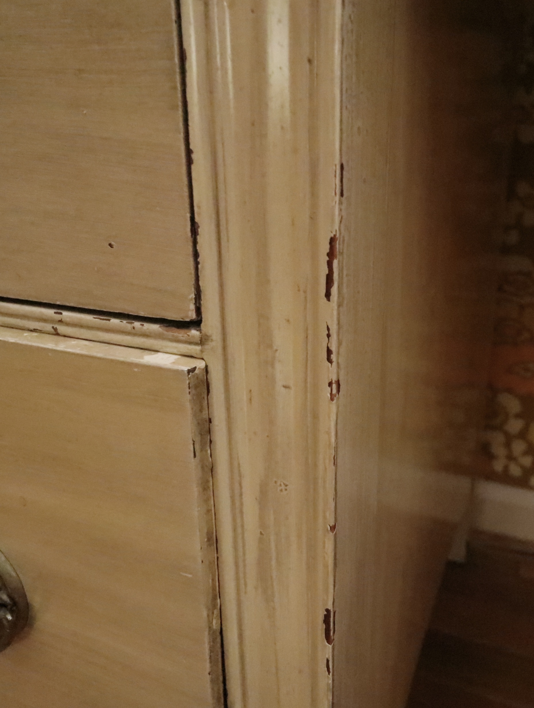 Thomasville Huntley Furniture Painted Full Bed, Vanity and Nightstand