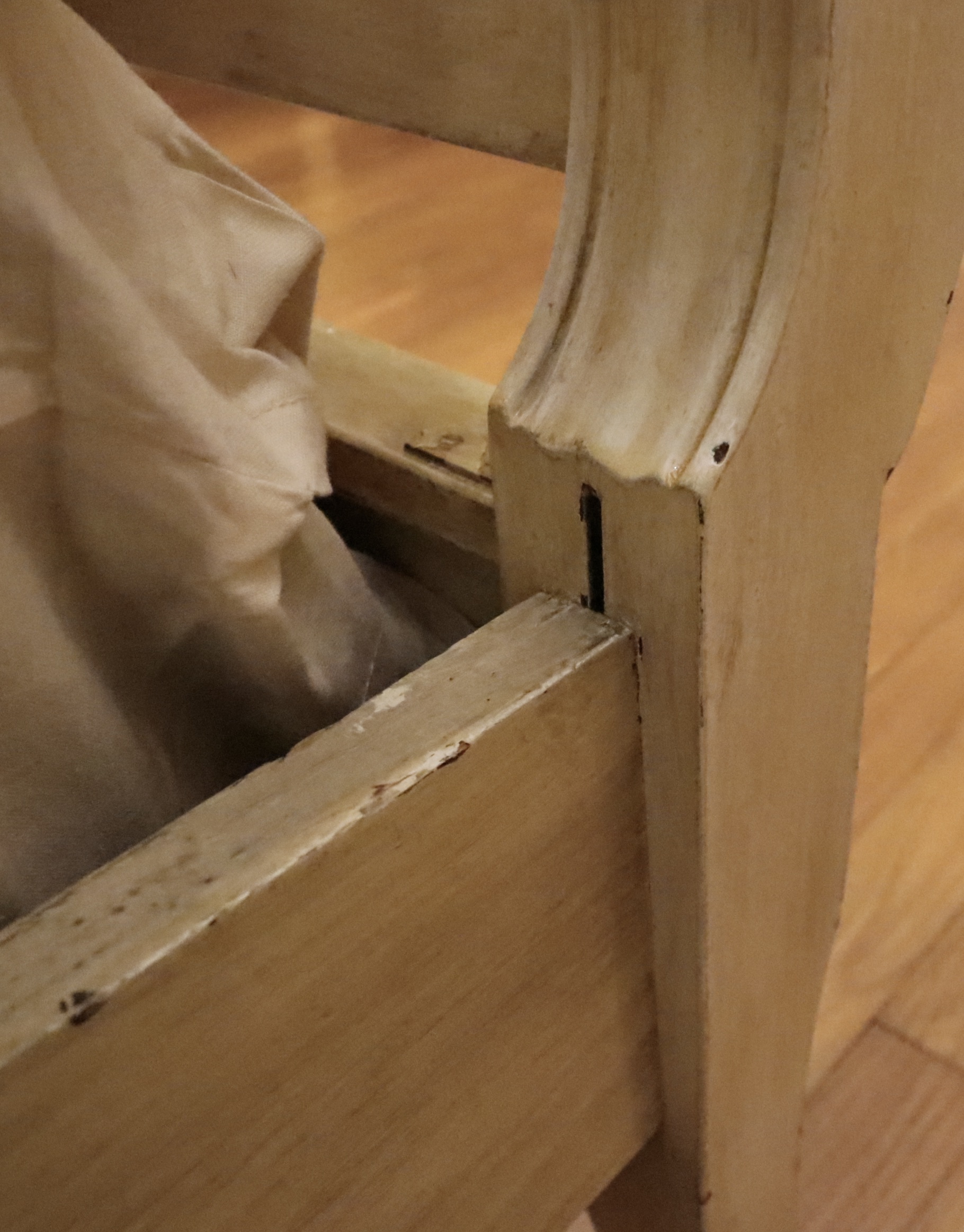 Thomasville Huntley Furniture Painted Full Bed, Vanity and Nightstand