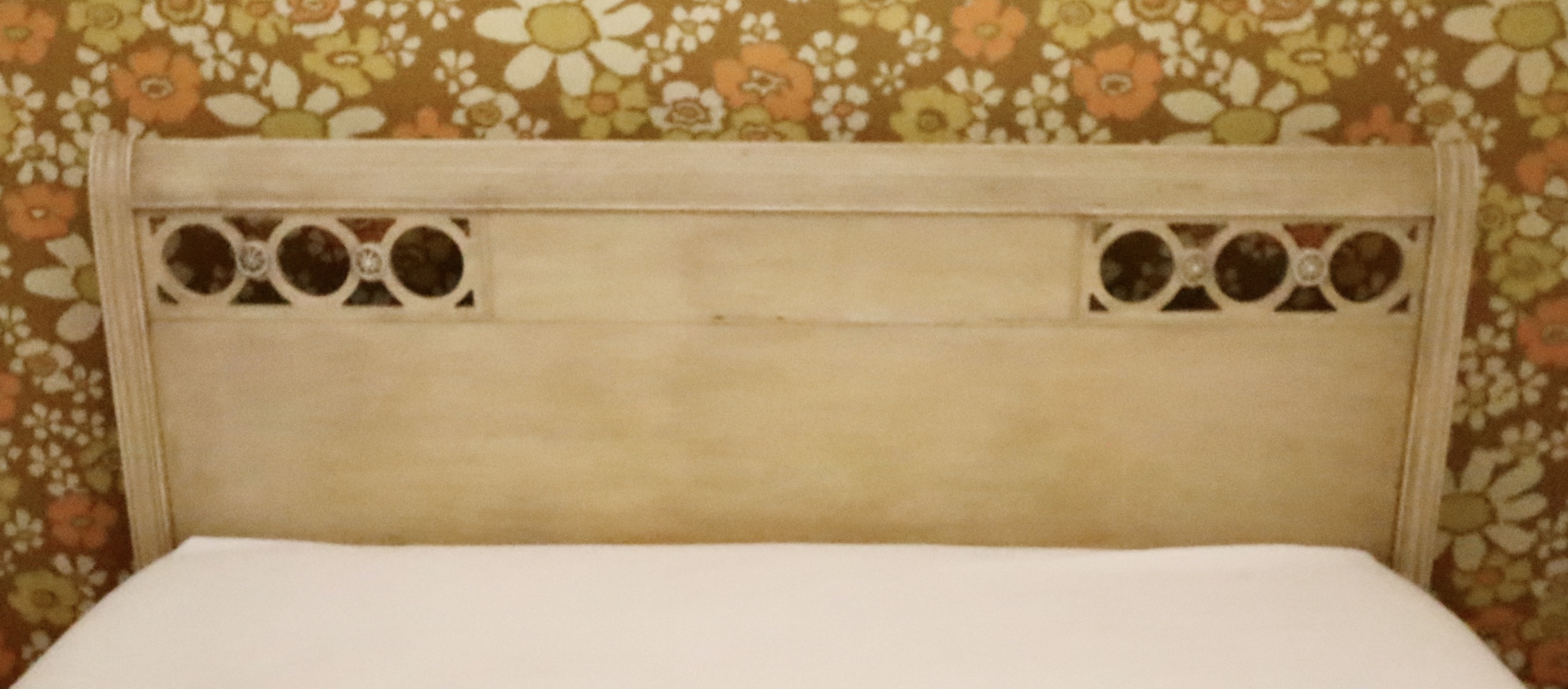 Thomasville Huntley Furniture Painted Full Bed, Vanity and Nightstand