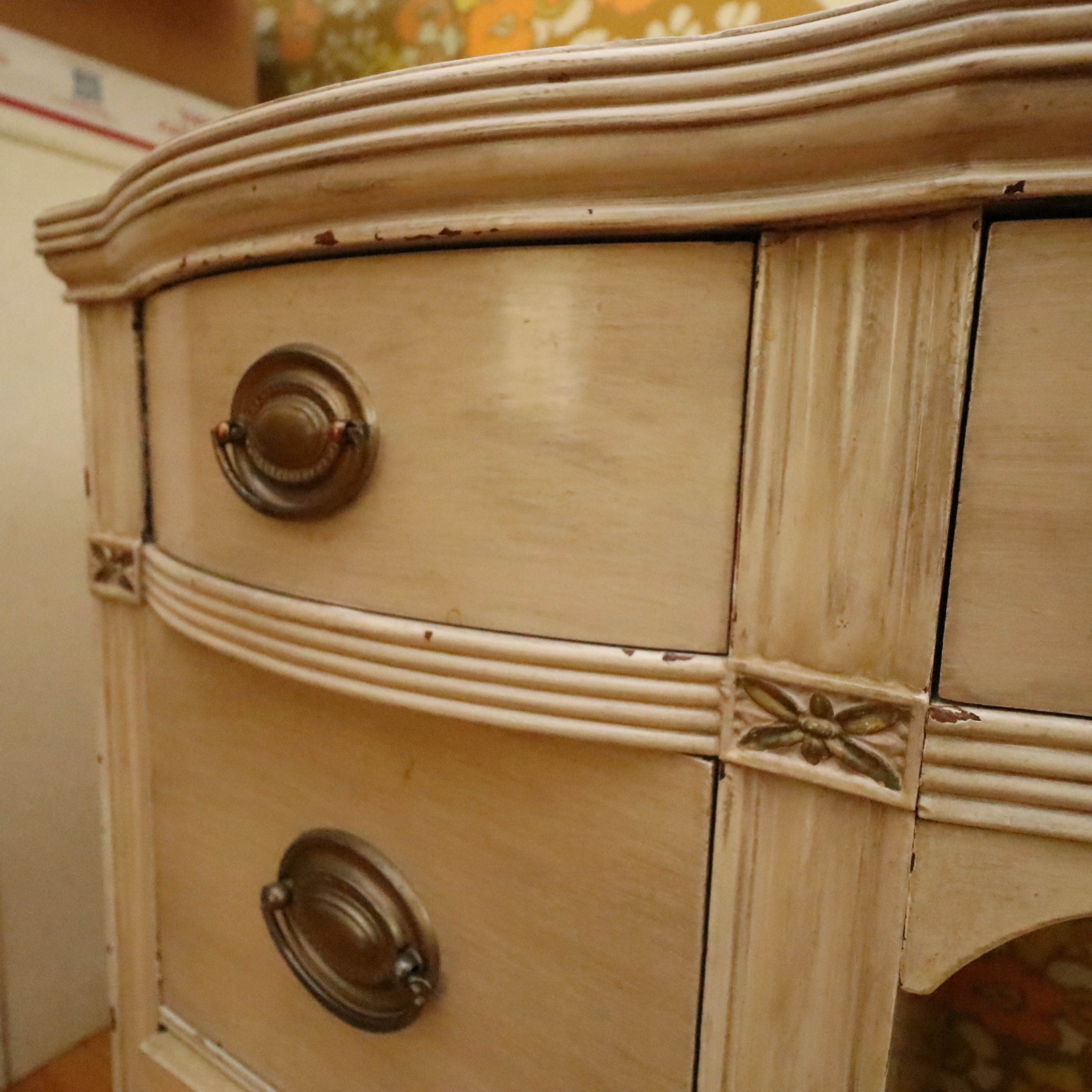 Thomasville Huntley Furniture Painted Full Bed, Vanity and Nightstand