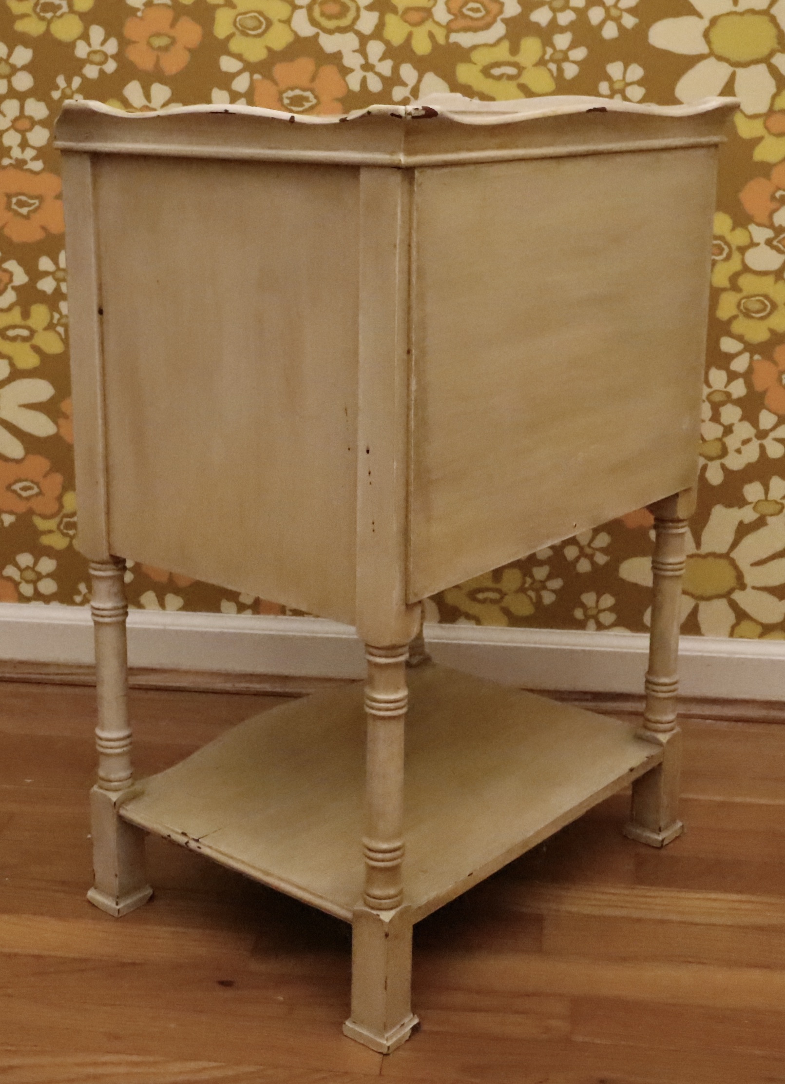 Thomasville Huntley Furniture Painted Full Bed, Vanity and Nightstand