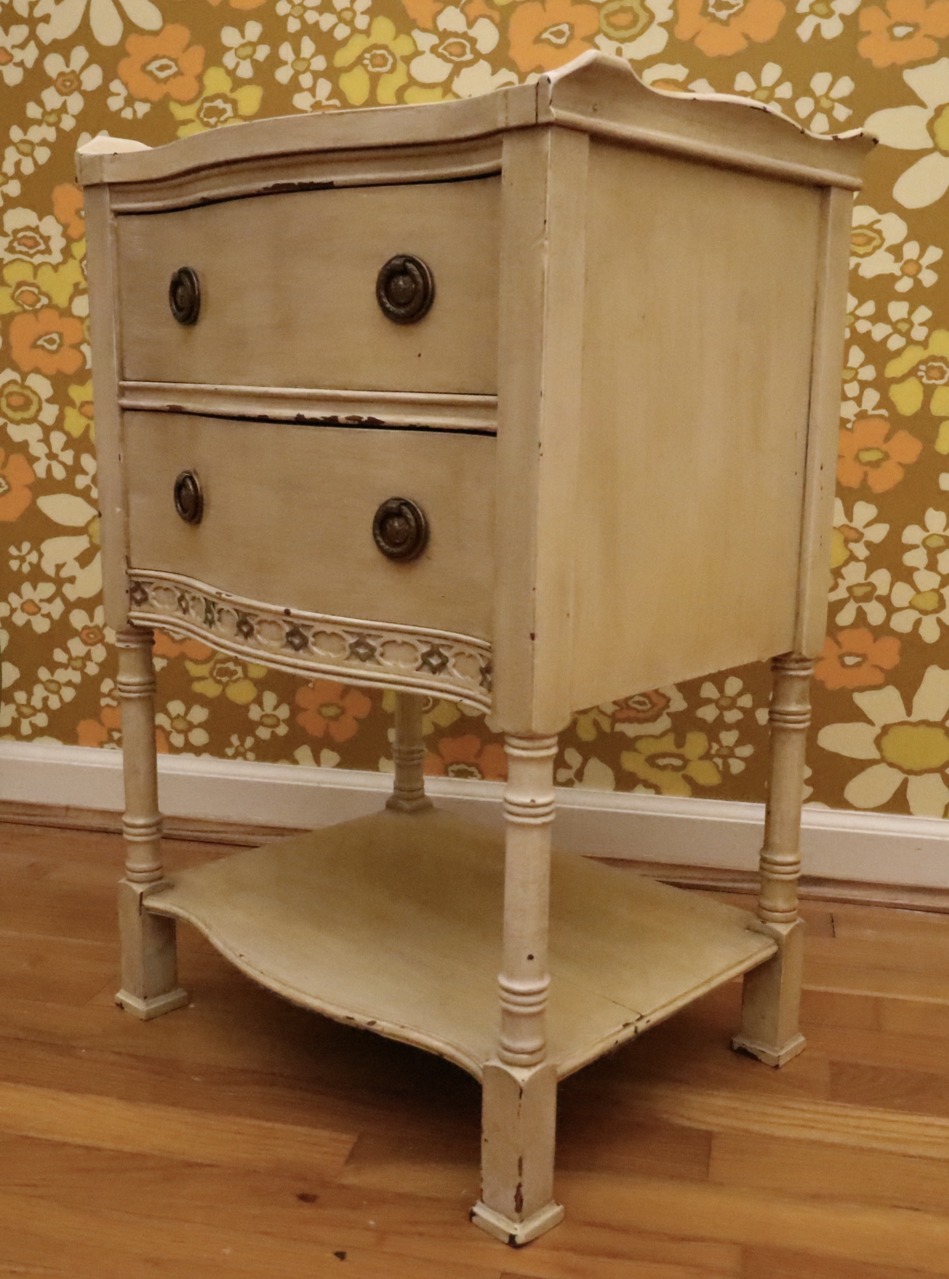 Thomasville Huntley Furniture Painted Full Bed, Vanity and Nightstand