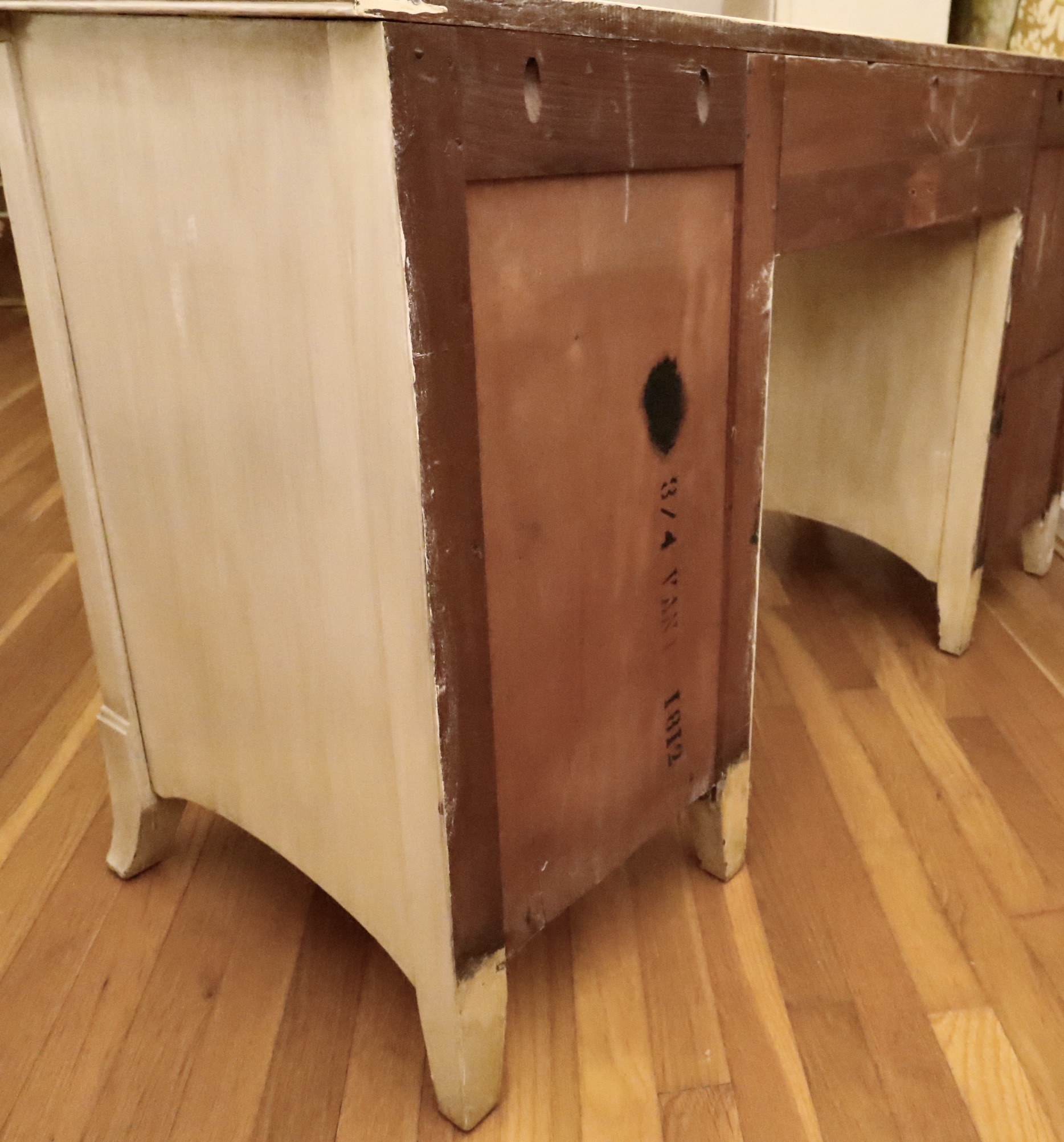 Thomasville Huntley Furniture Painted Full Bed, Vanity and Nightstand