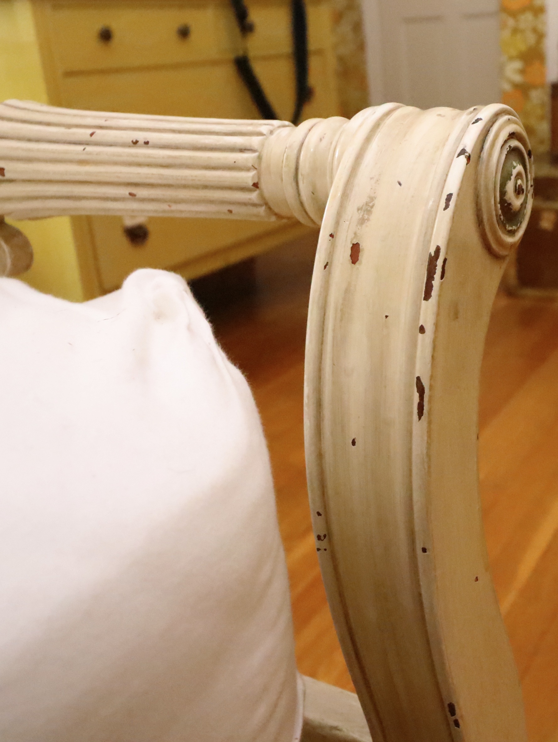 Thomasville Huntley Furniture Painted Full Bed, Vanity and Nightstand