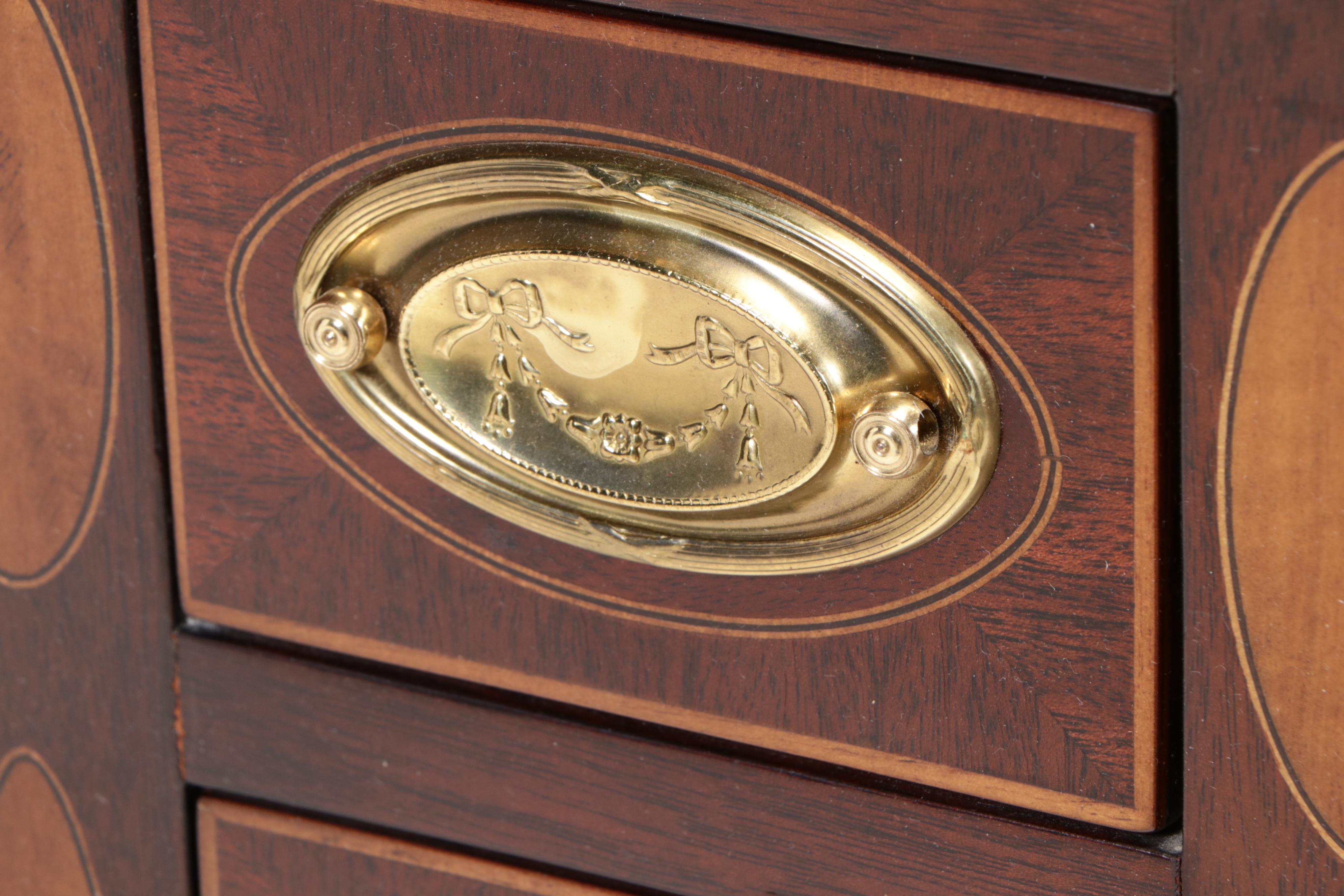 Kindel Hepplewhite Style Winterthur Reproduction Mahogany Sideboard, Late 20th C