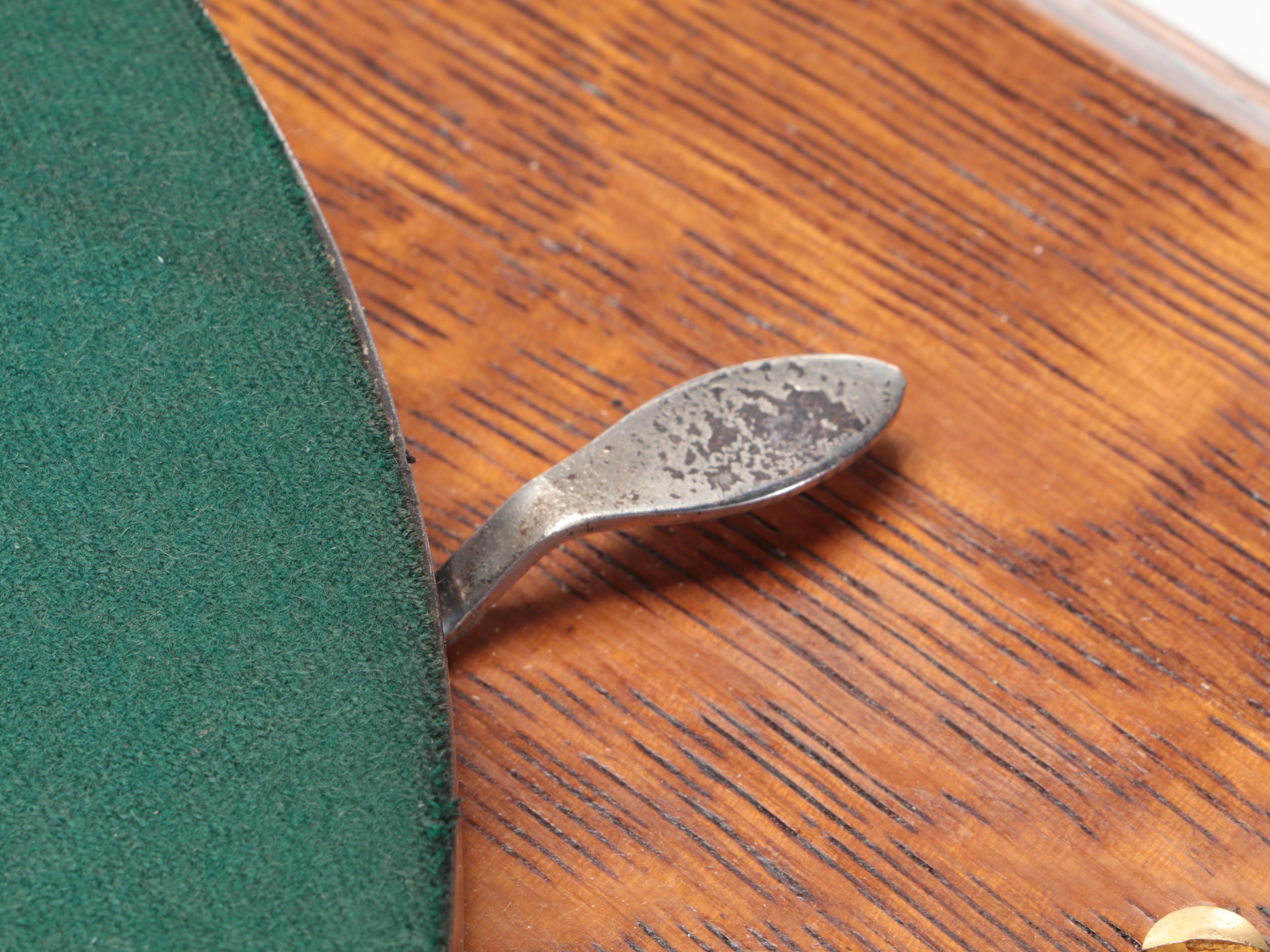 Victor-Victrola VV-IV Oak Record Player, 1915