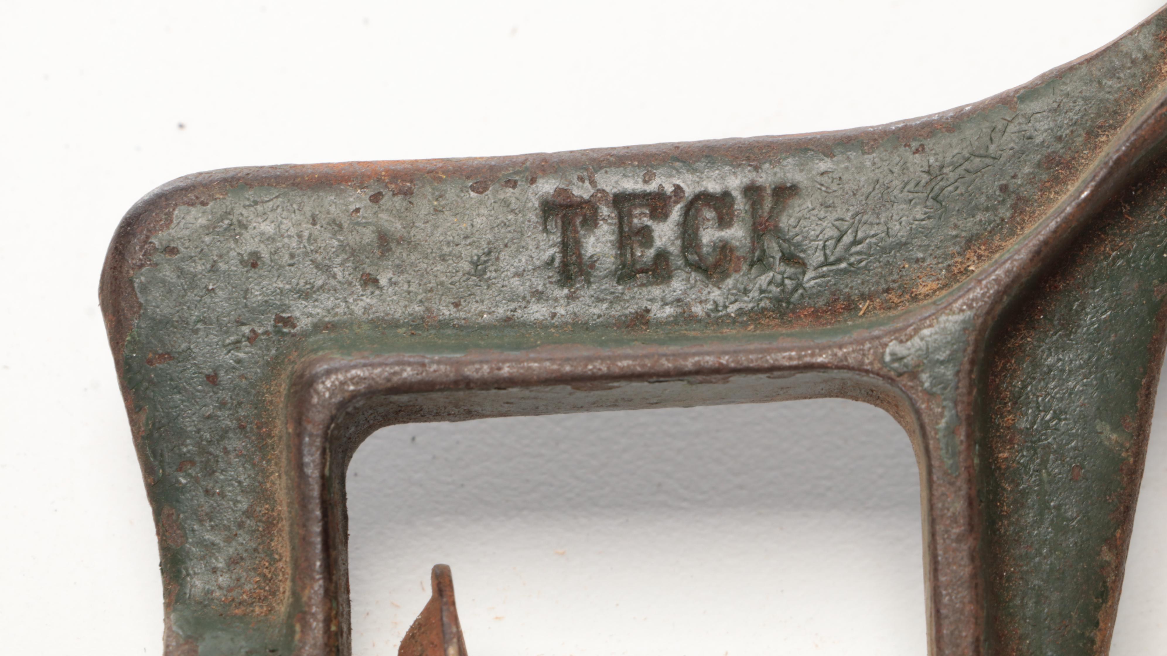 The Hamilton Nutcracker Vice with Cast Iron Bench Vices