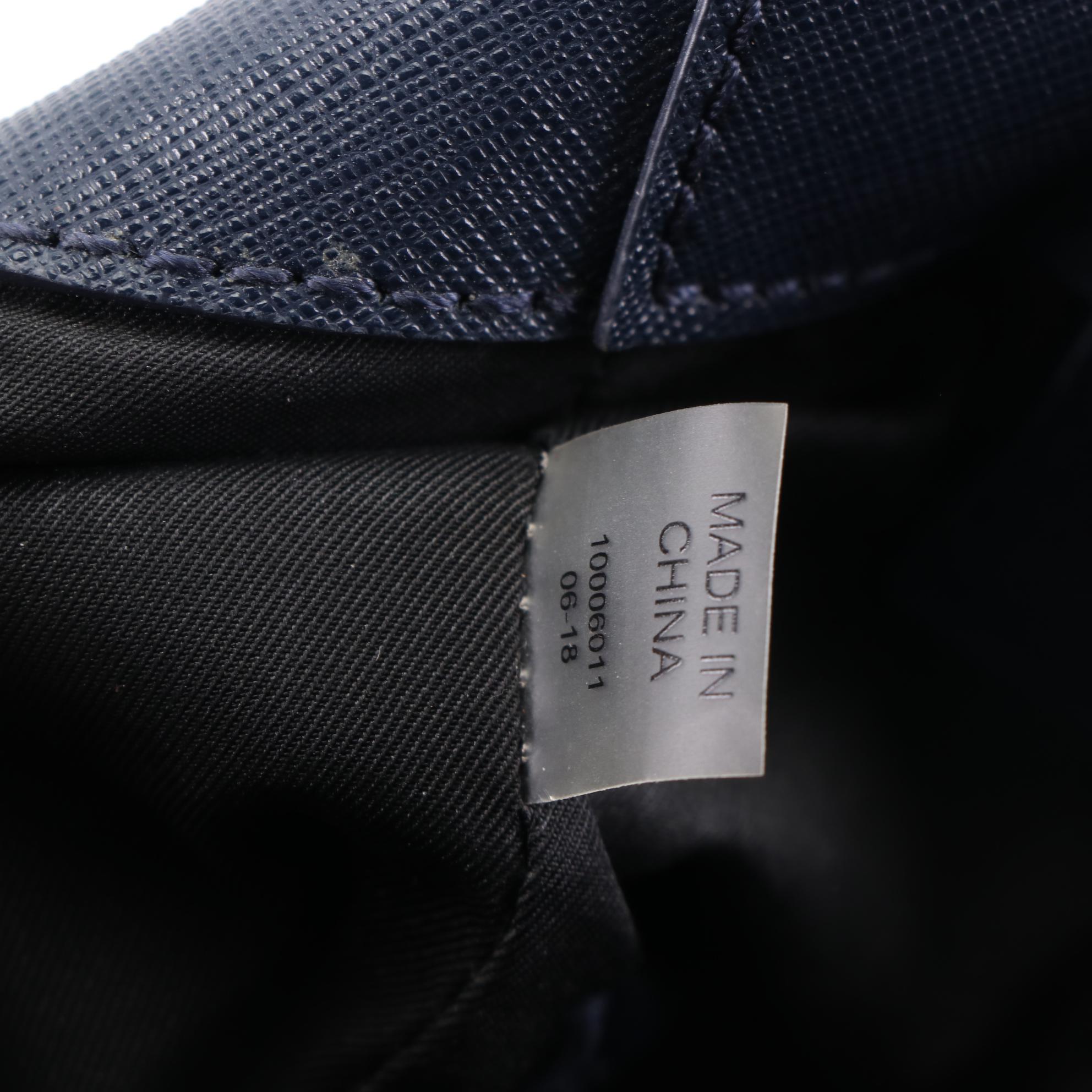 Tory Burch Robinson Tote in Leather and Dooney & Bourke Nylon Crossbody Bag